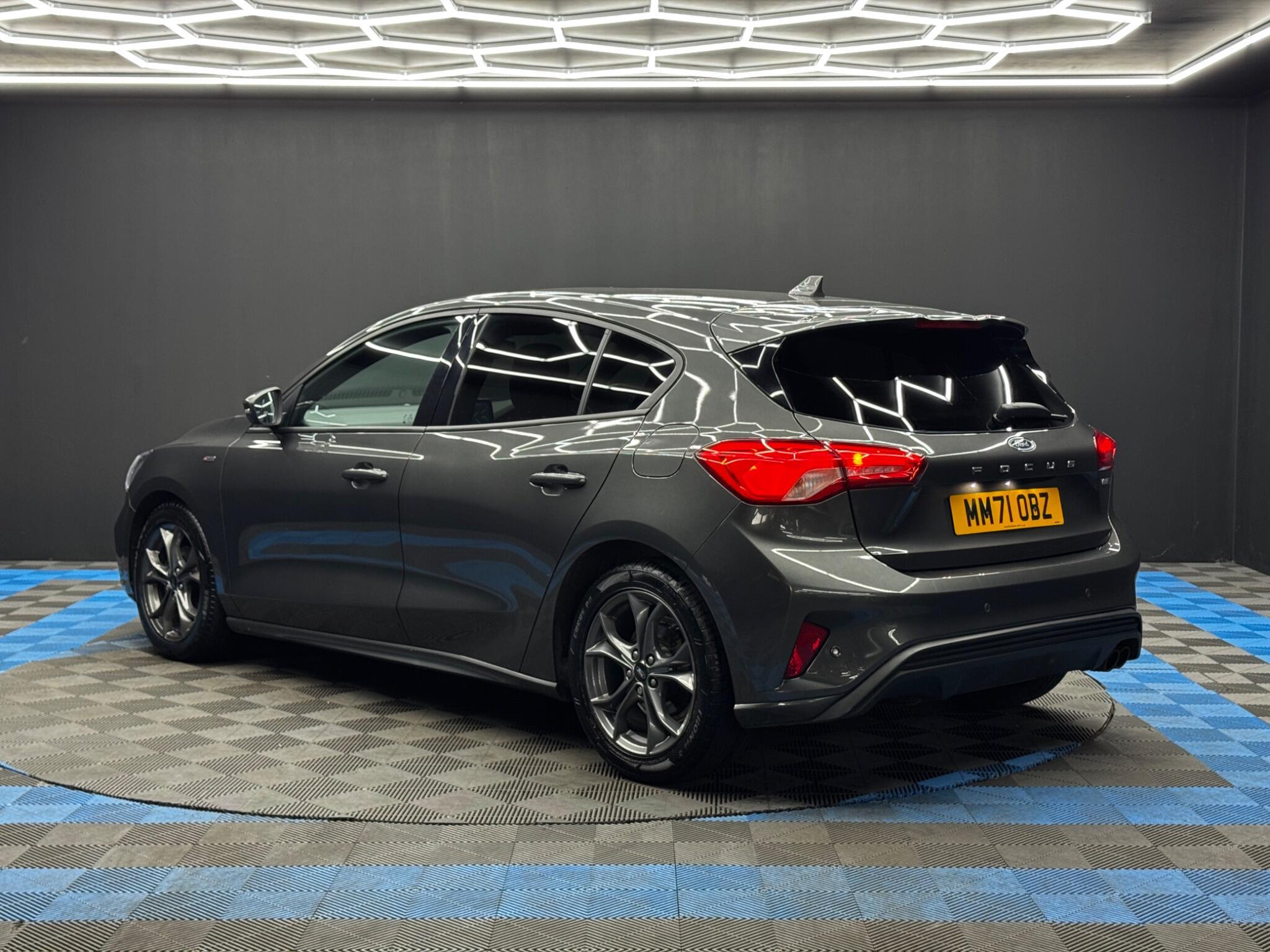 Ford Focus - Image 7