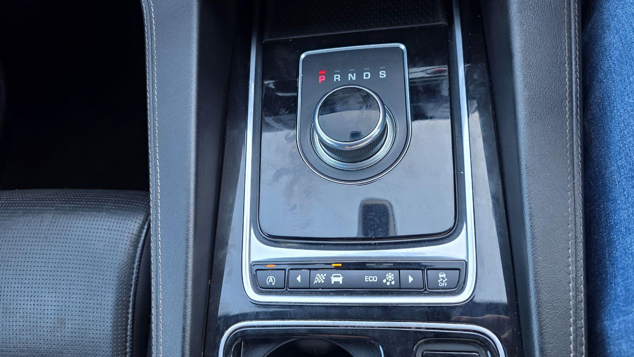 Jaguar F-Pace - Image 32