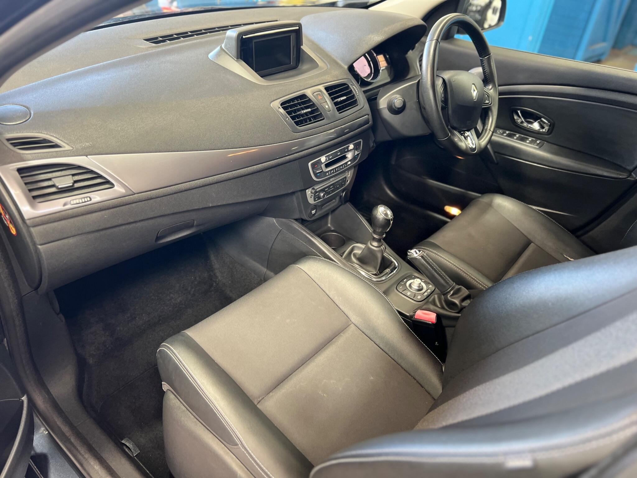 Renault Megane - Image 25