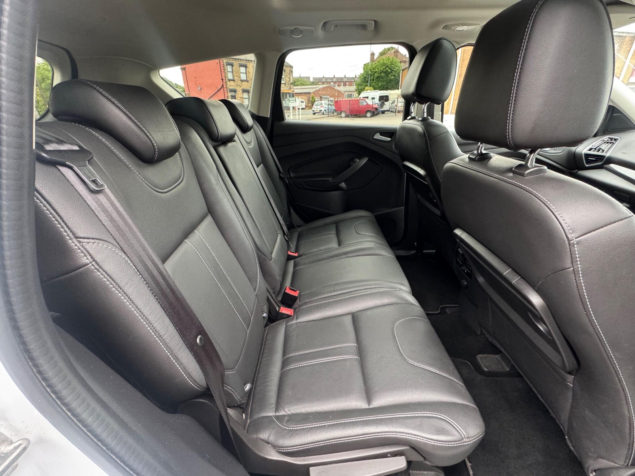 Ford Kuga - Image 17