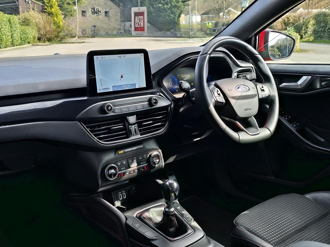 Ford Focus - Image 17