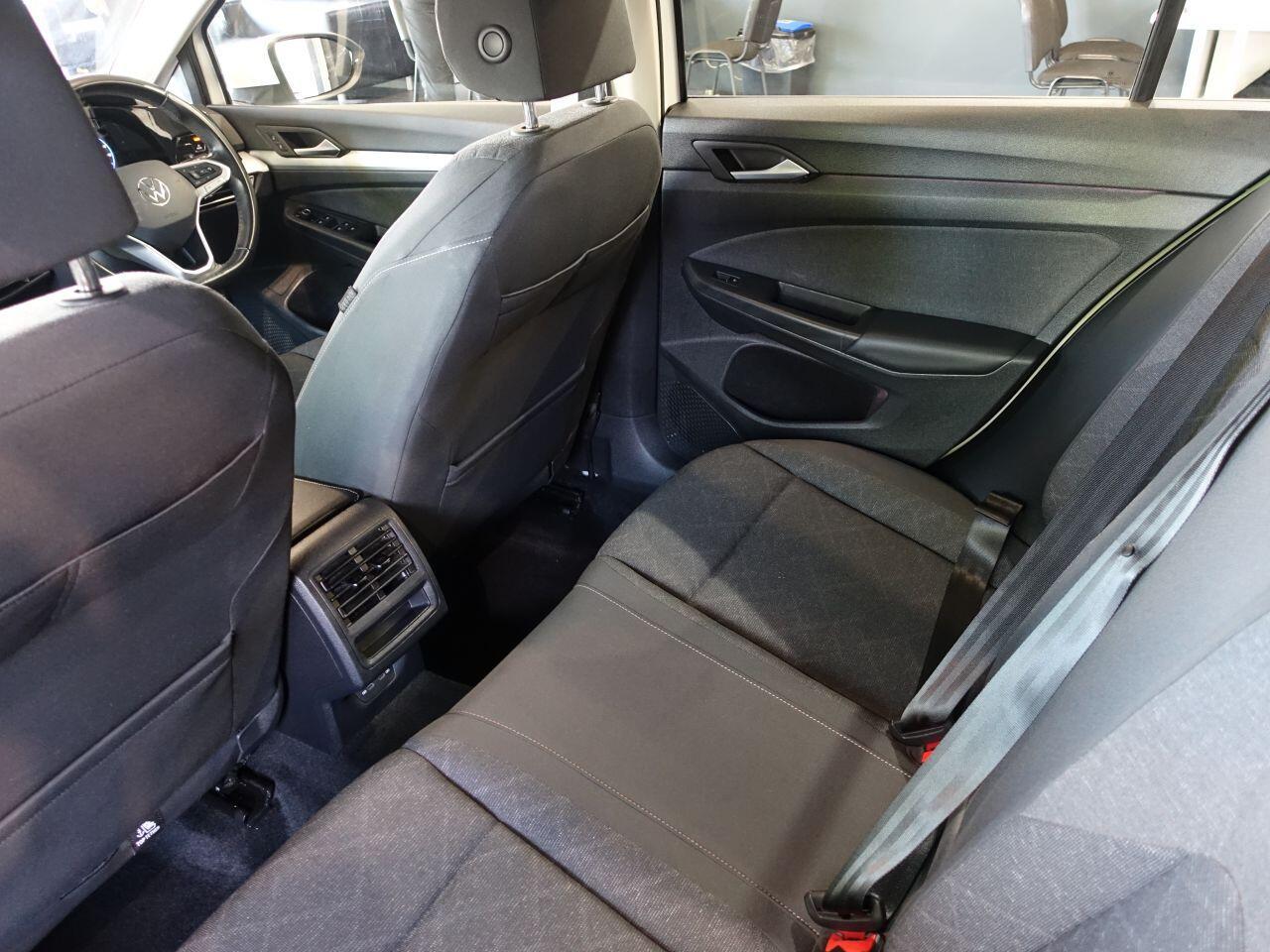 Volkswagen Golf - Image 16
