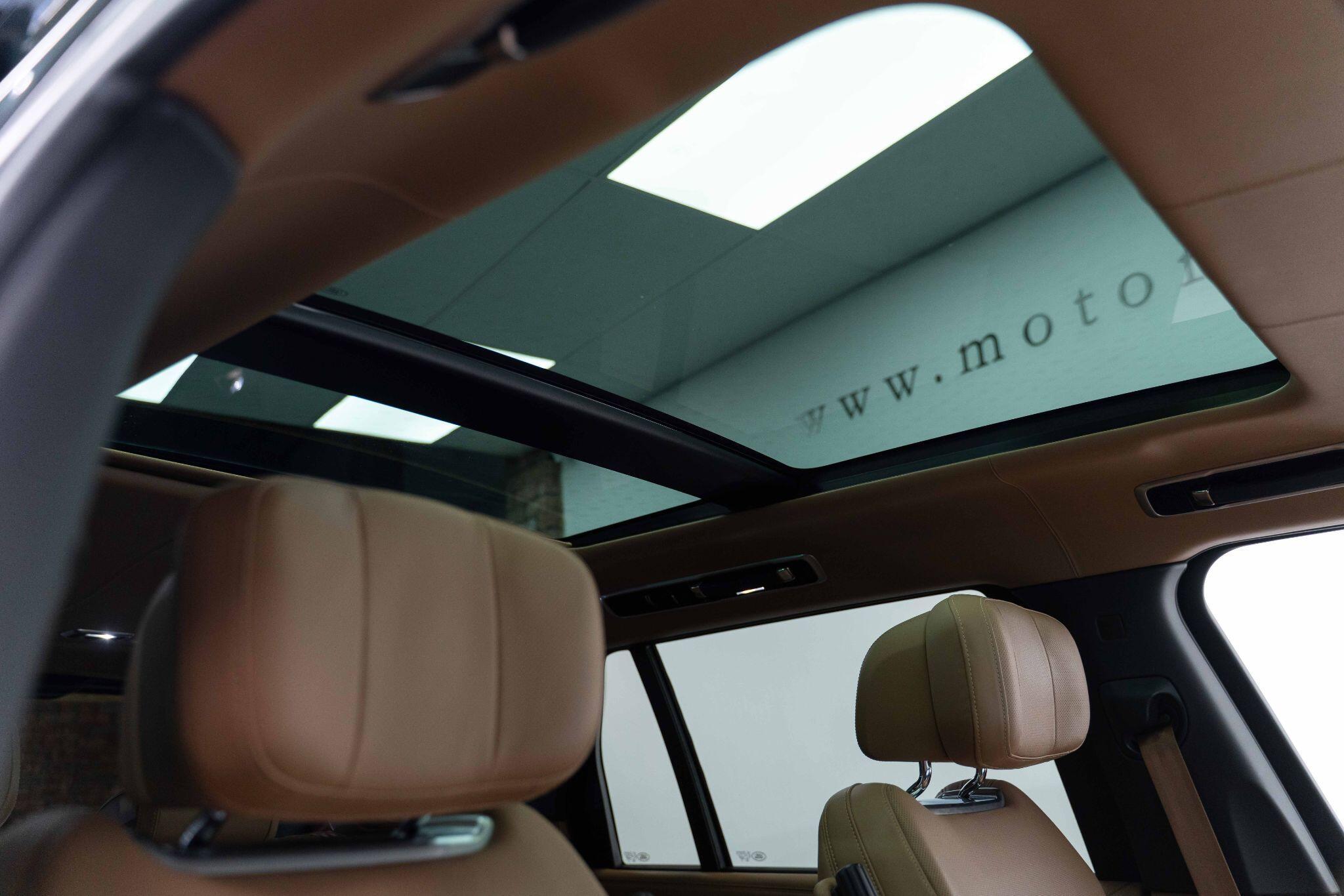 Land Rover Range Rover - Image 19