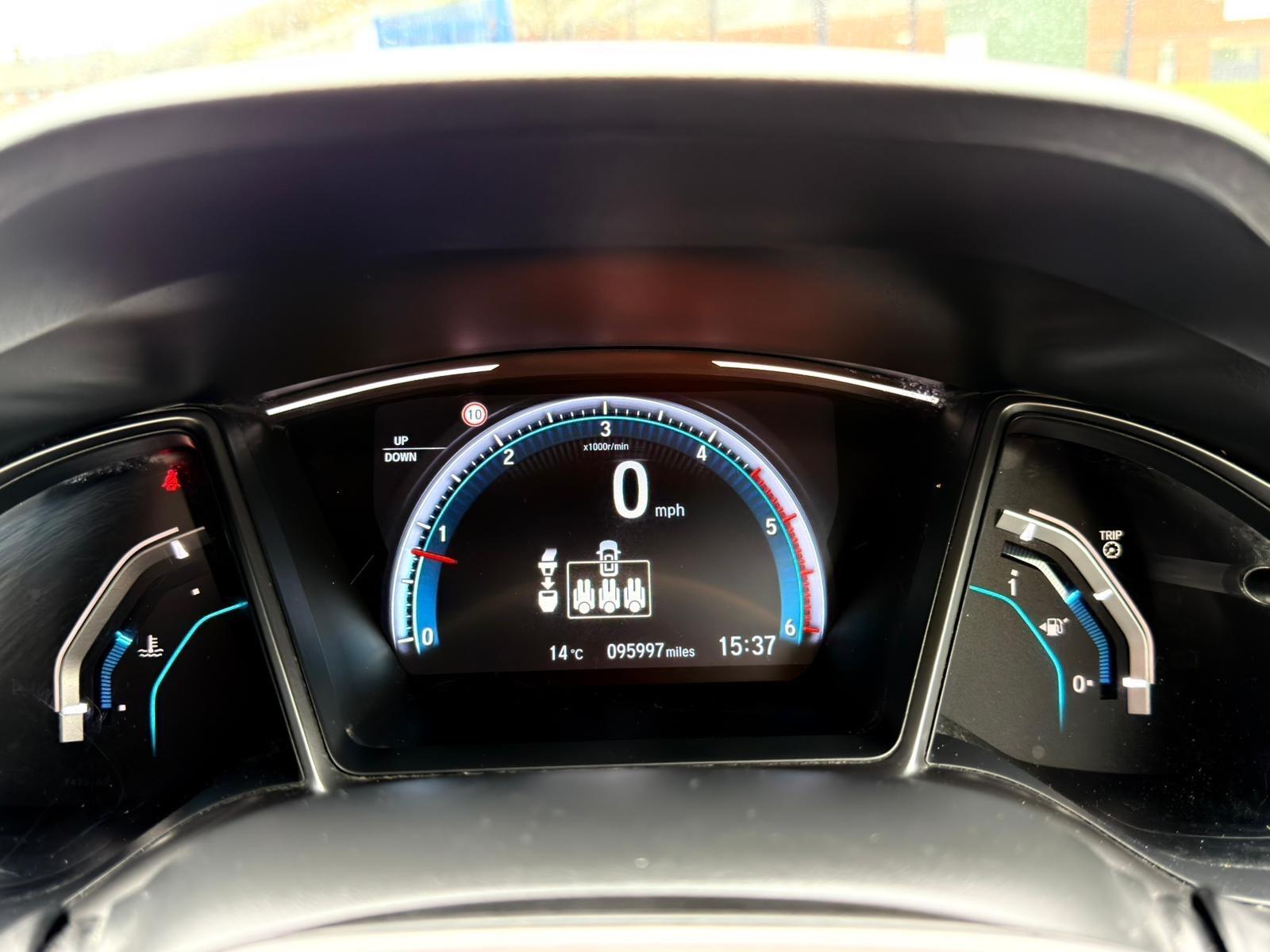 Honda Civic - Image 25