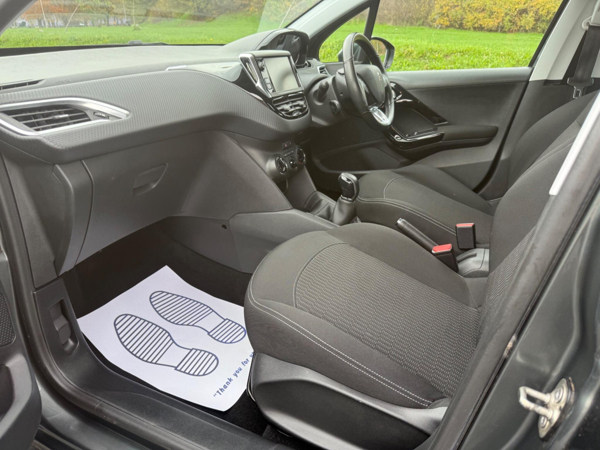 Peugeot 208 - Image 8