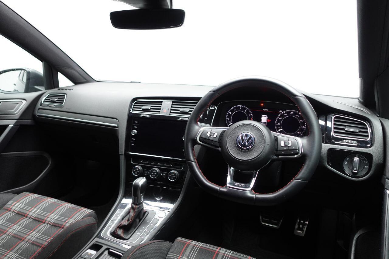 Volkswagen Golf - Image 17