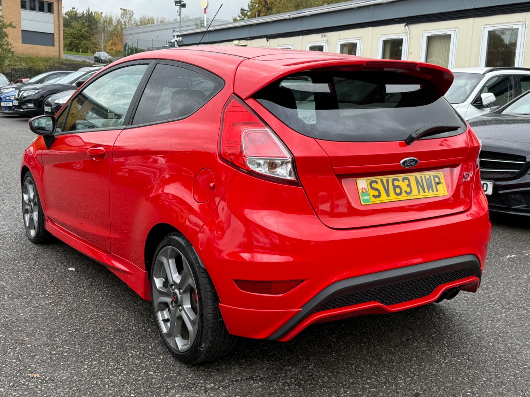 Ford Fiesta - Image 10