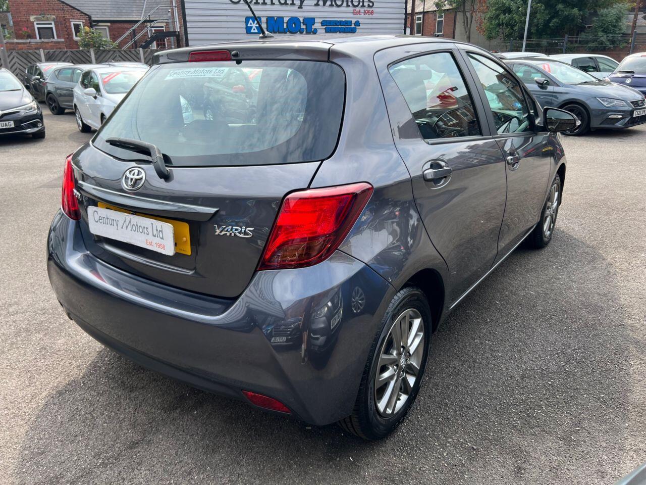 Toyota Yaris - Image 7
