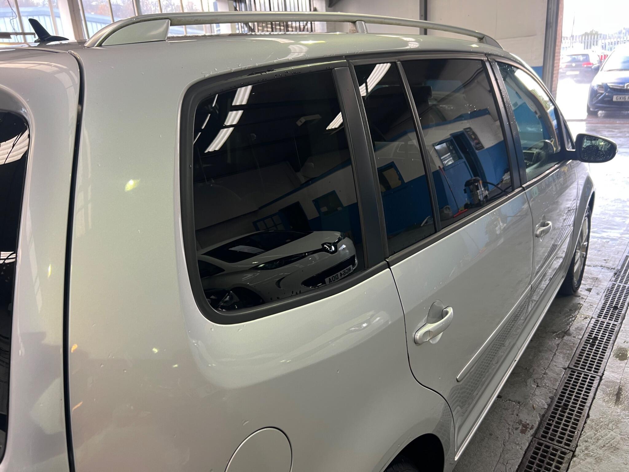 Volkswagen Touran - Image 21