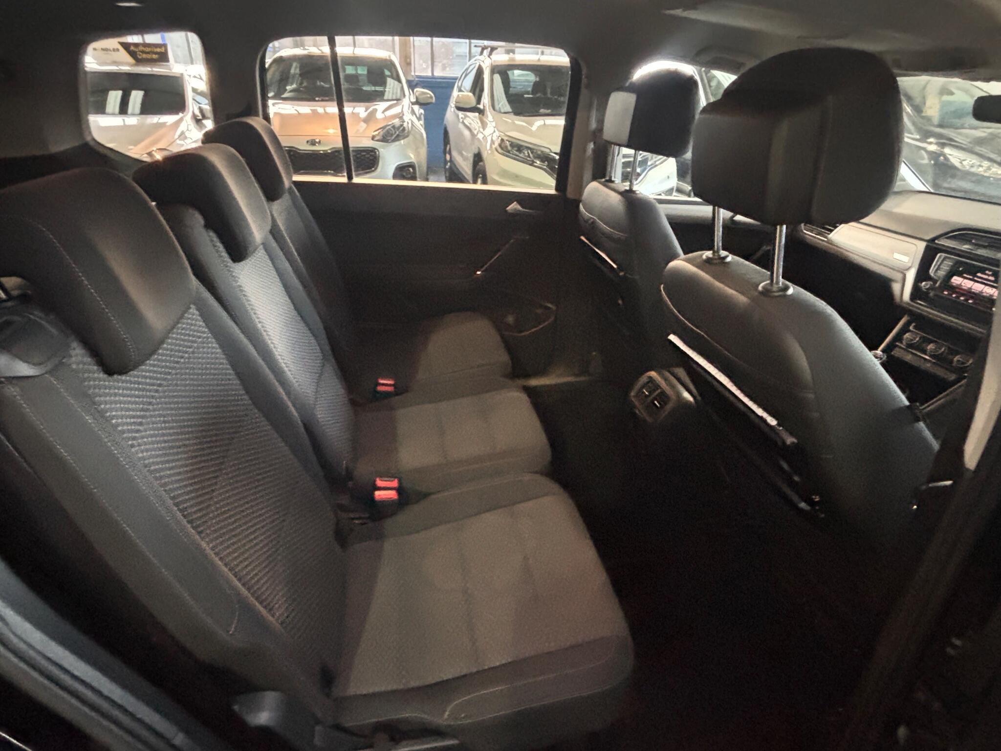 Volkswagen Touran - Image 20