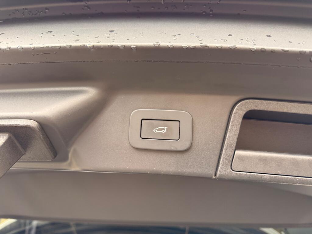 Land Rover Range Rover Velar - Image 73