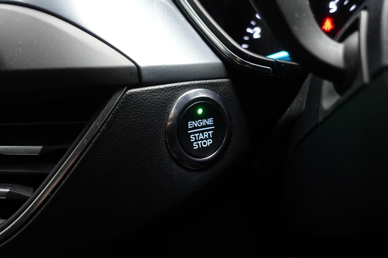Ford Focus - Image 39