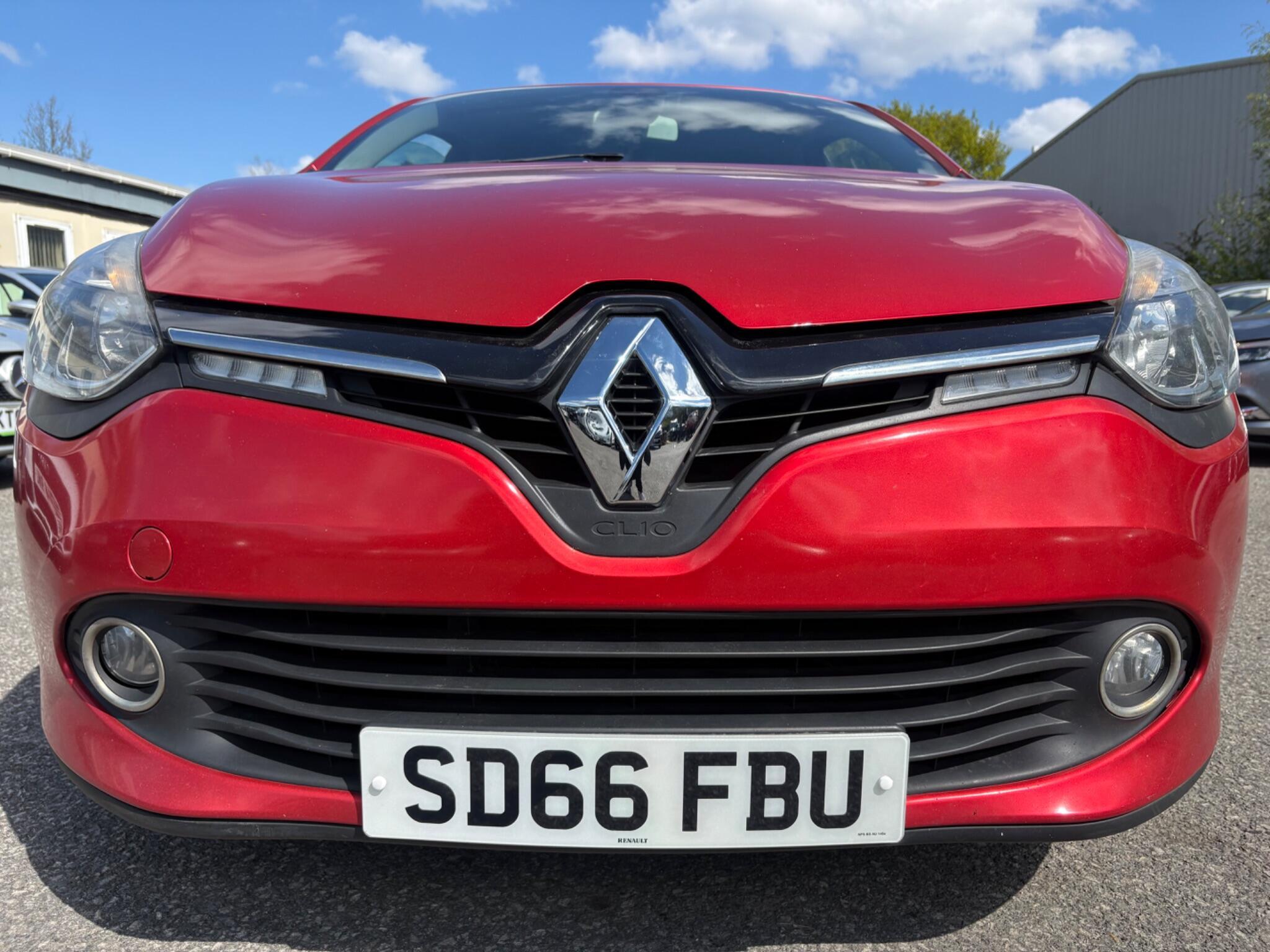 Renault Clio - Image 4