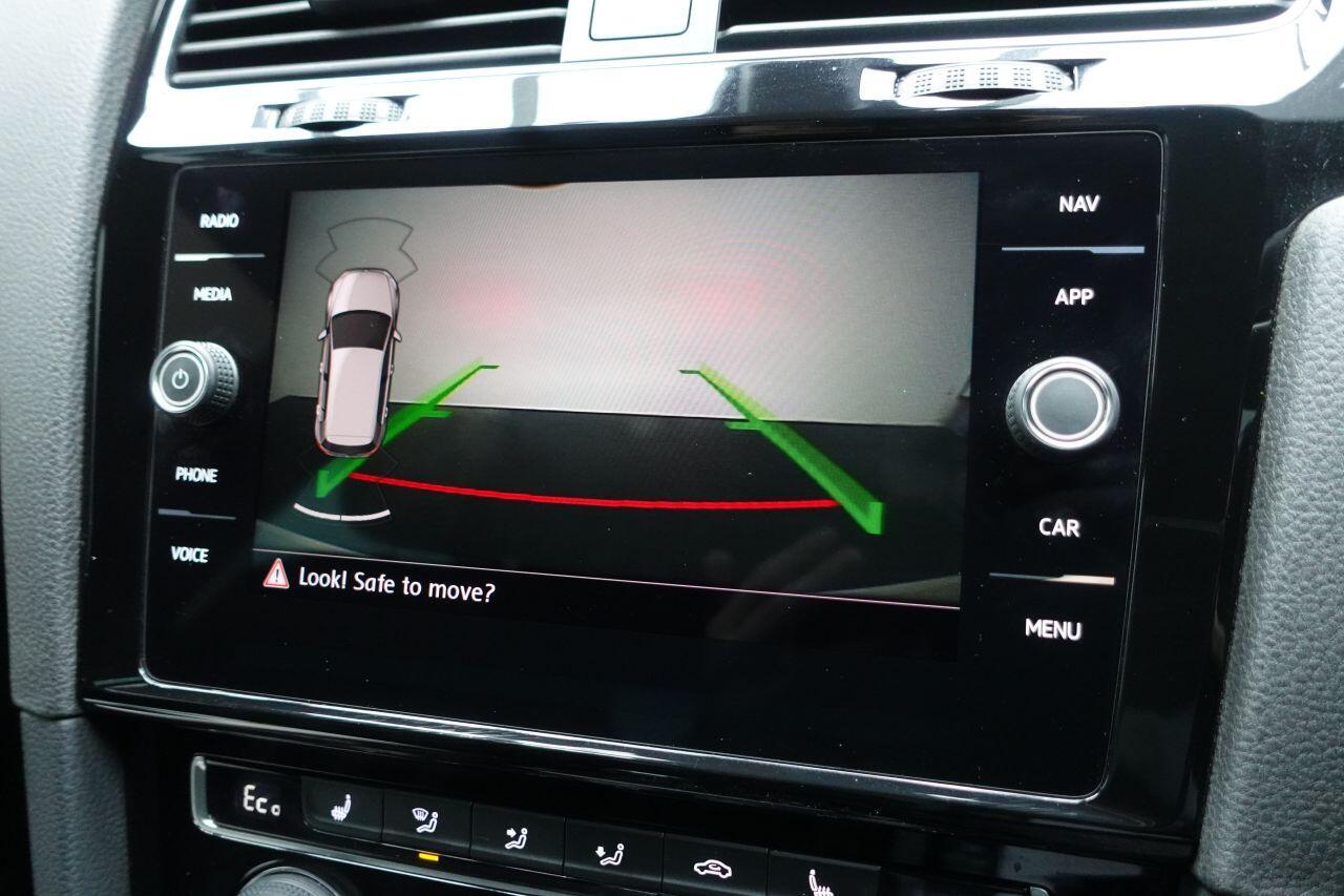 Volkswagen Golf - Image 72