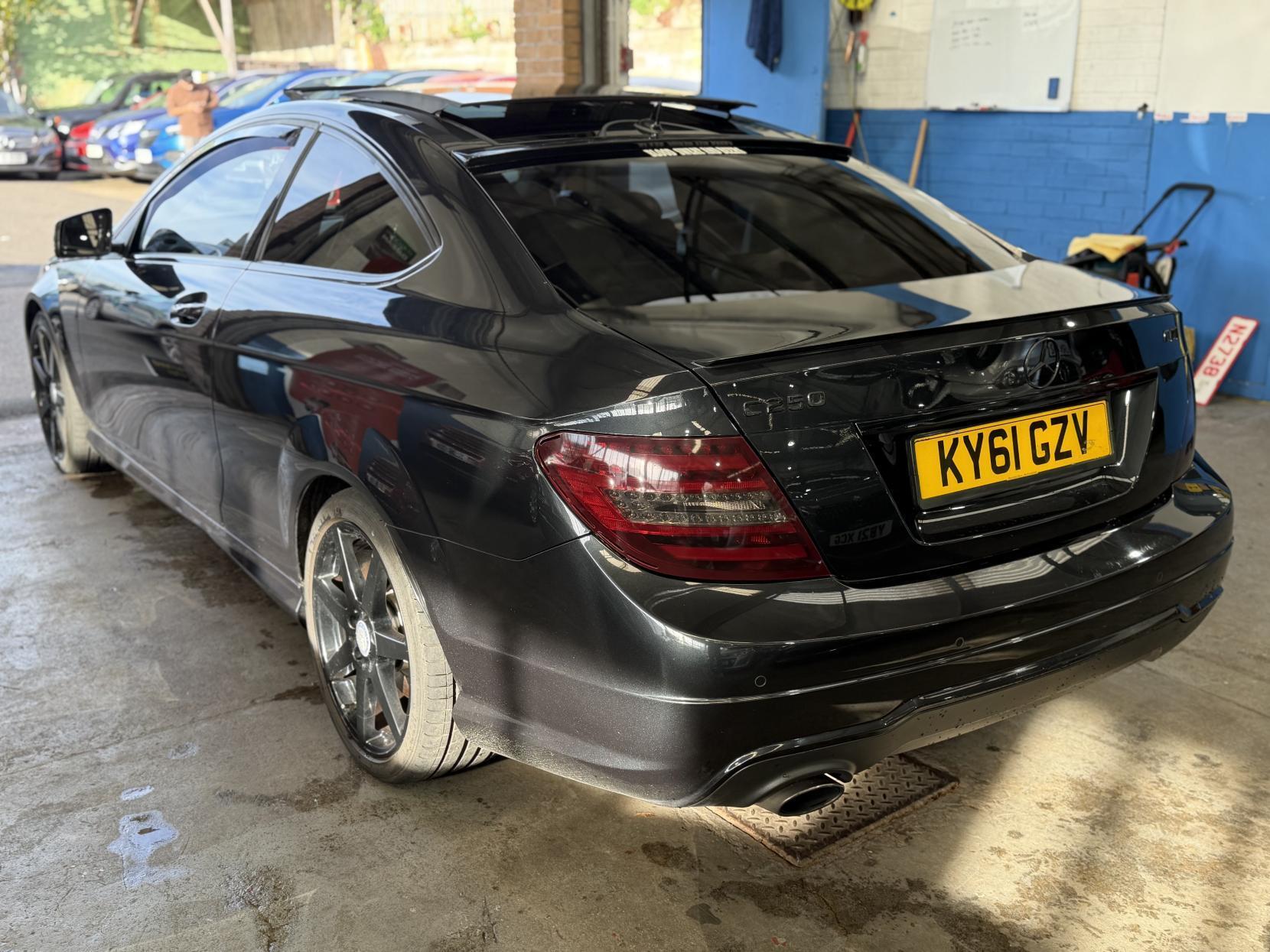 Mercedes C Class - Image 5
