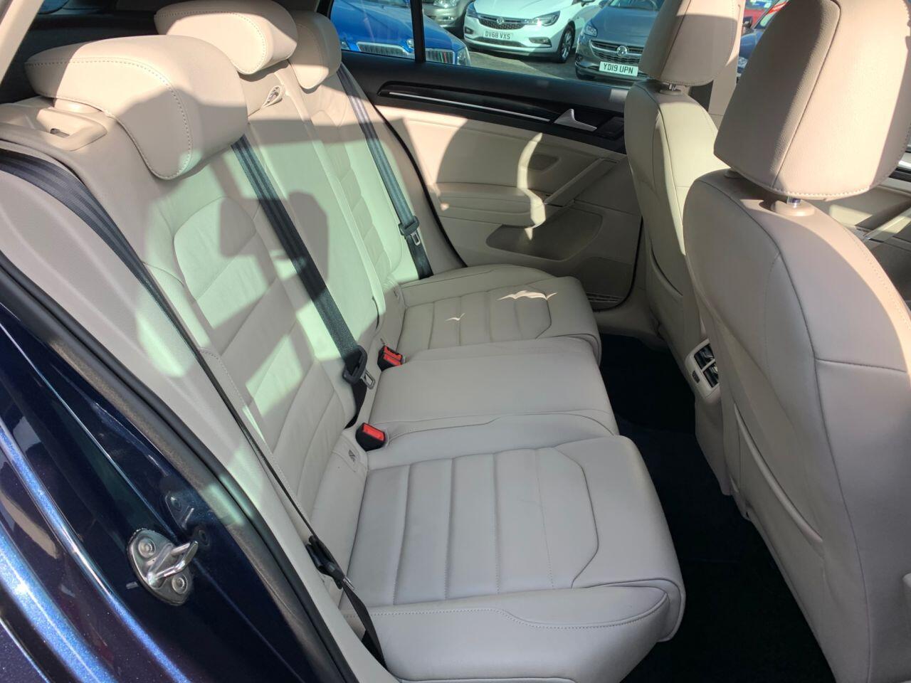 Volkswagen Golf - Image 18