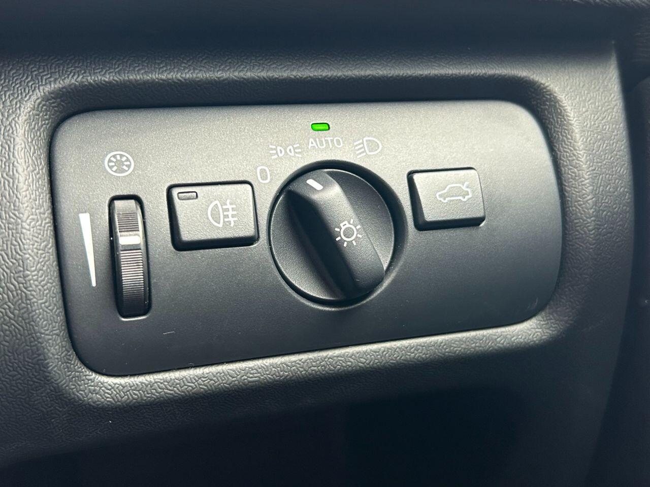 Volvo V40 - Image 22