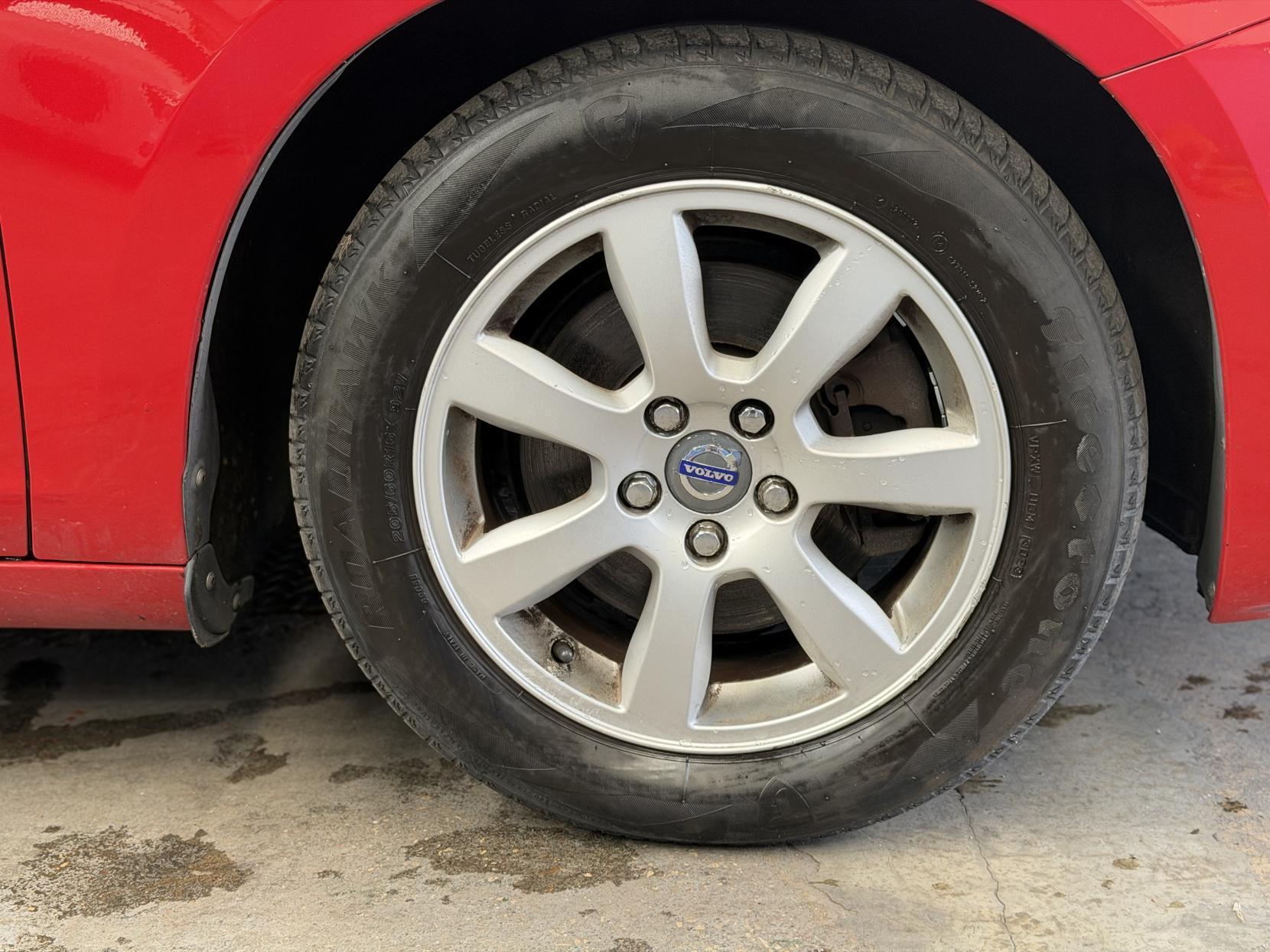 Volvo S60 - Image 16