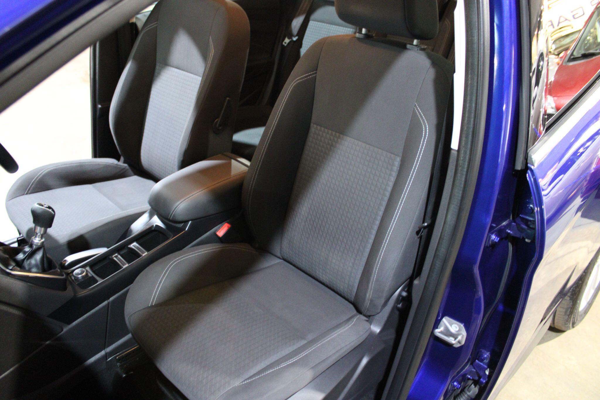 Ford C-MAX - Image 13