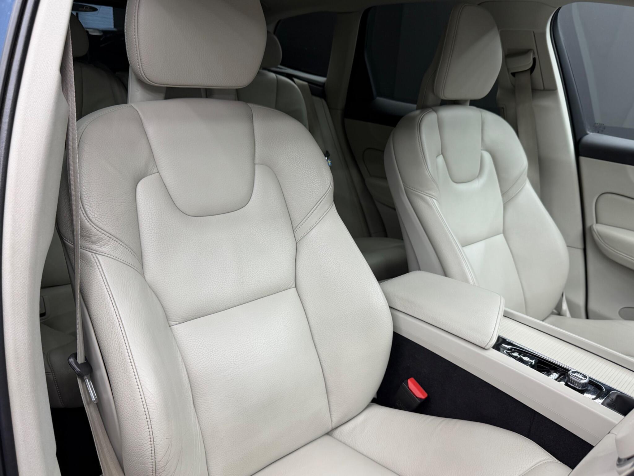 Volvo XC60 - Image 12