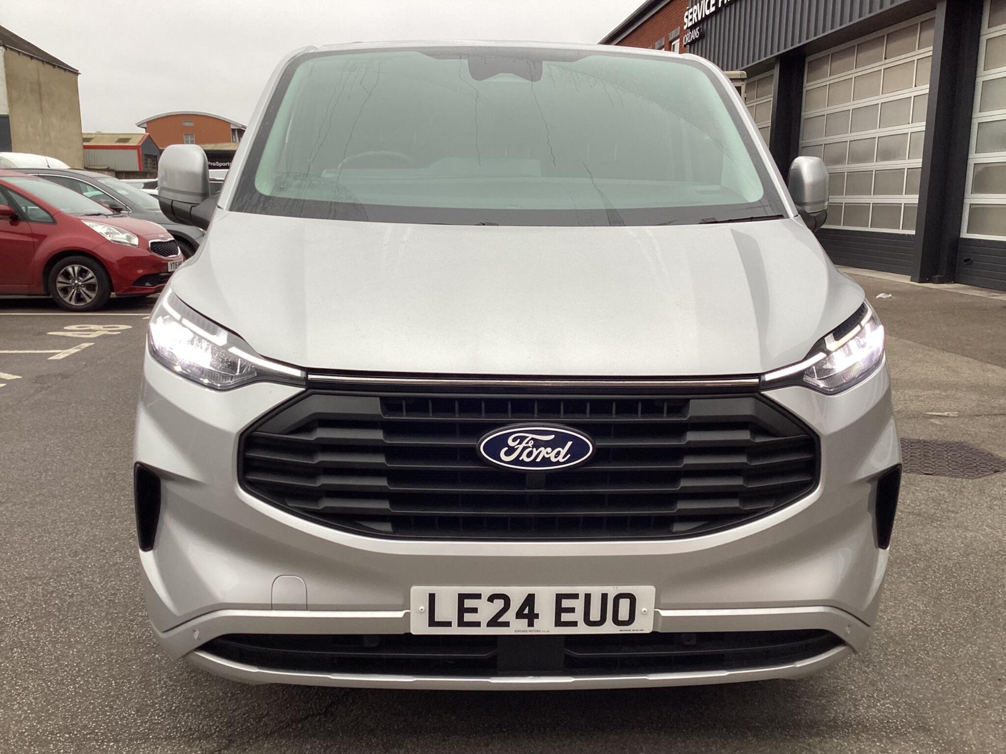 Ford Transit Custom - Image 2