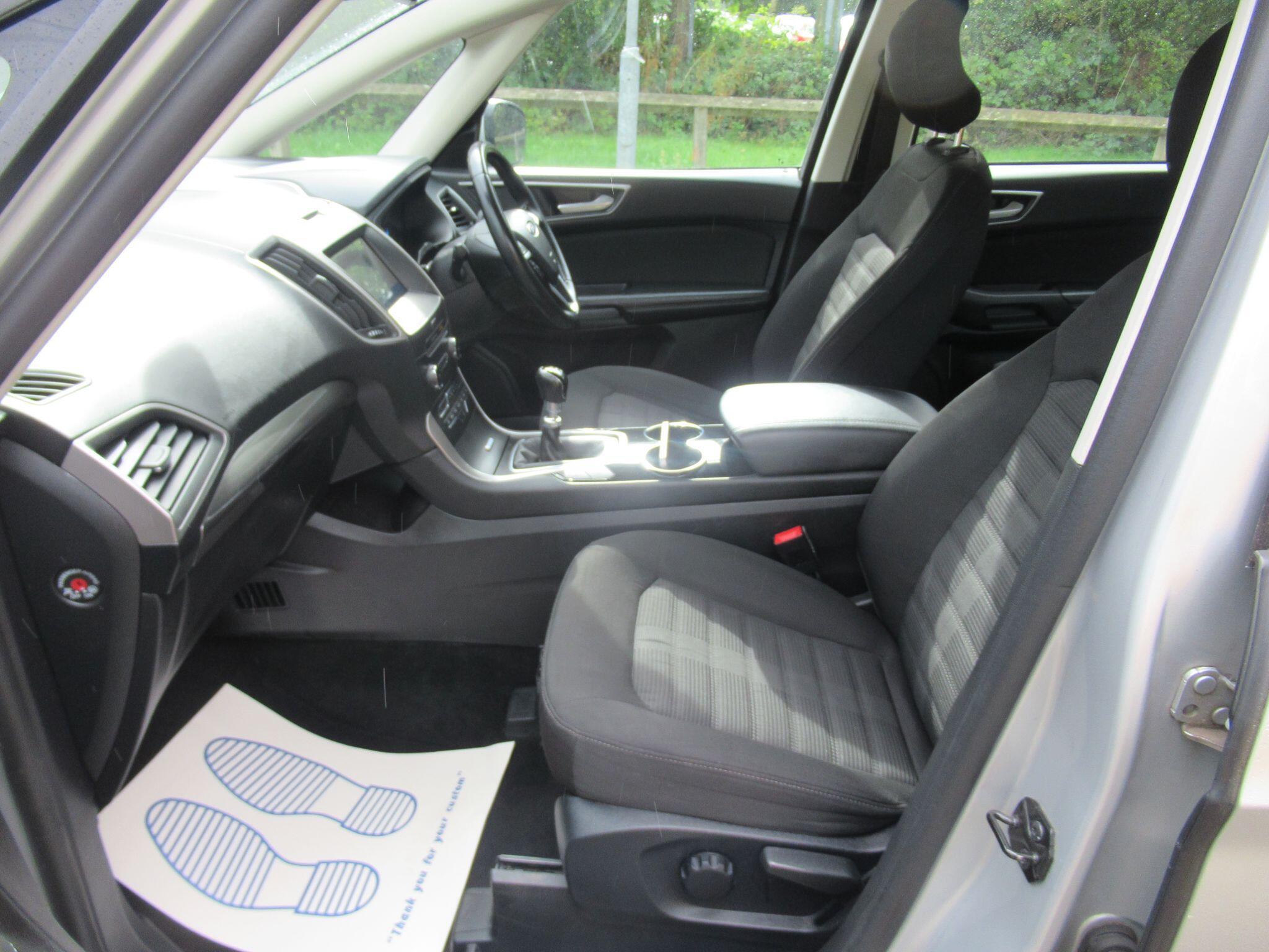 Ford Galaxy - Image 13