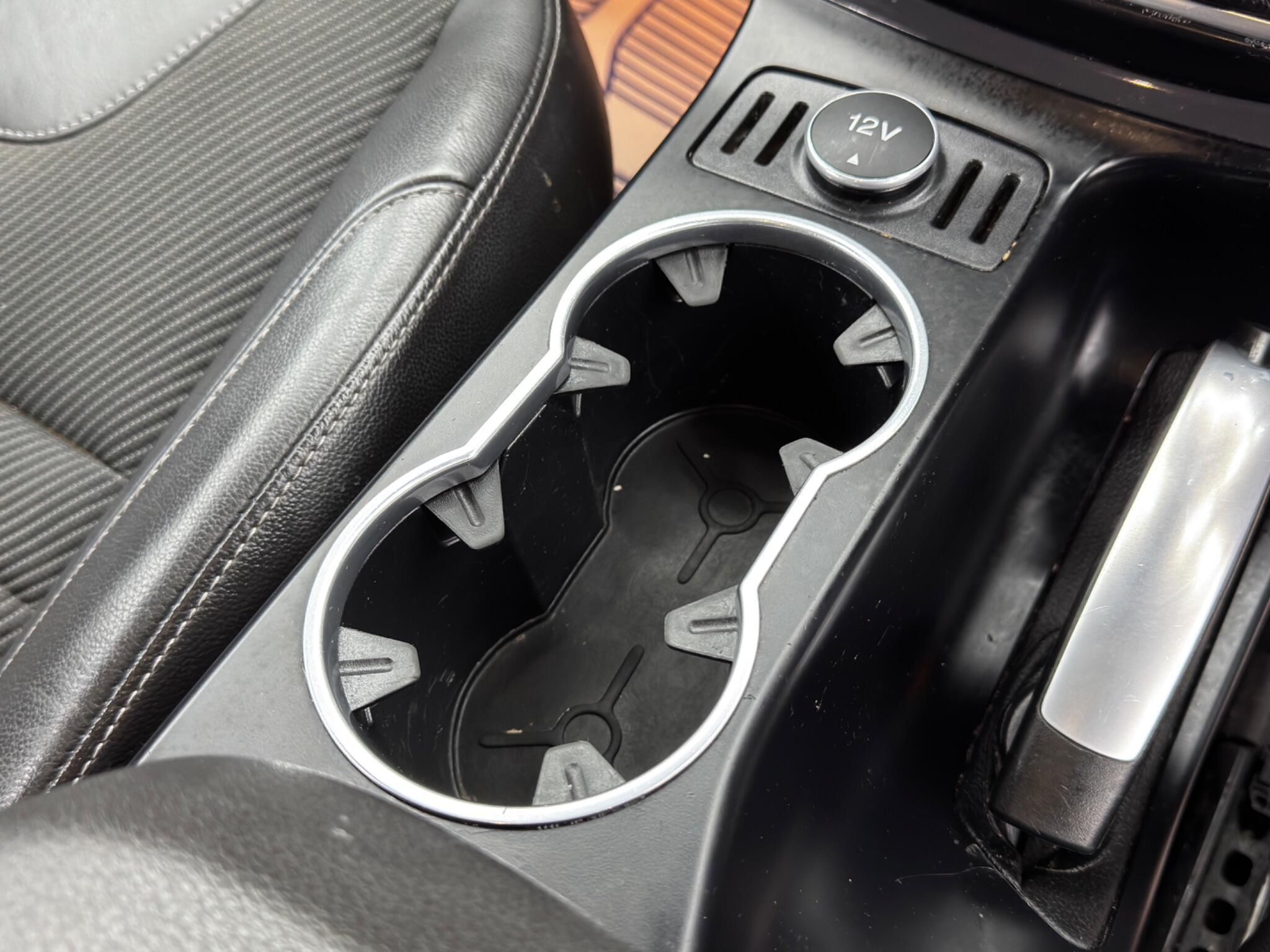 Ford Kuga - Image 24