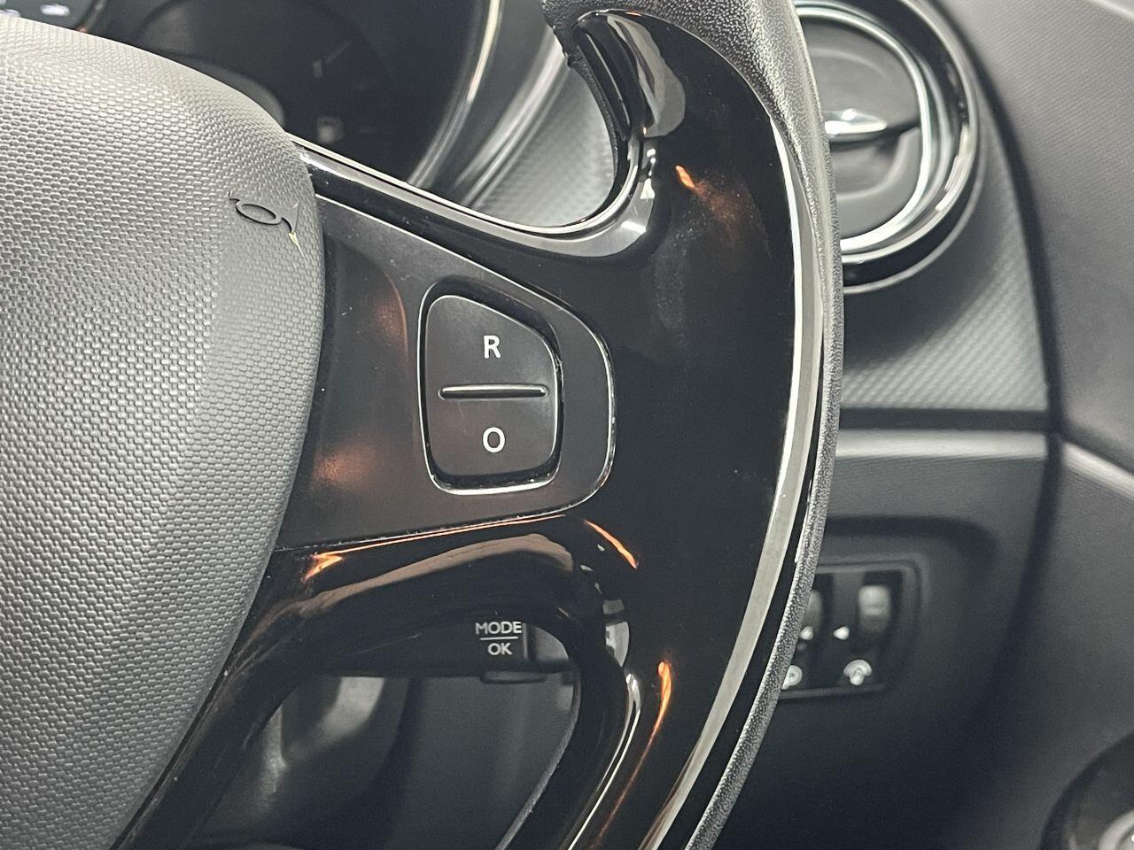 Renault Captur - Image 38