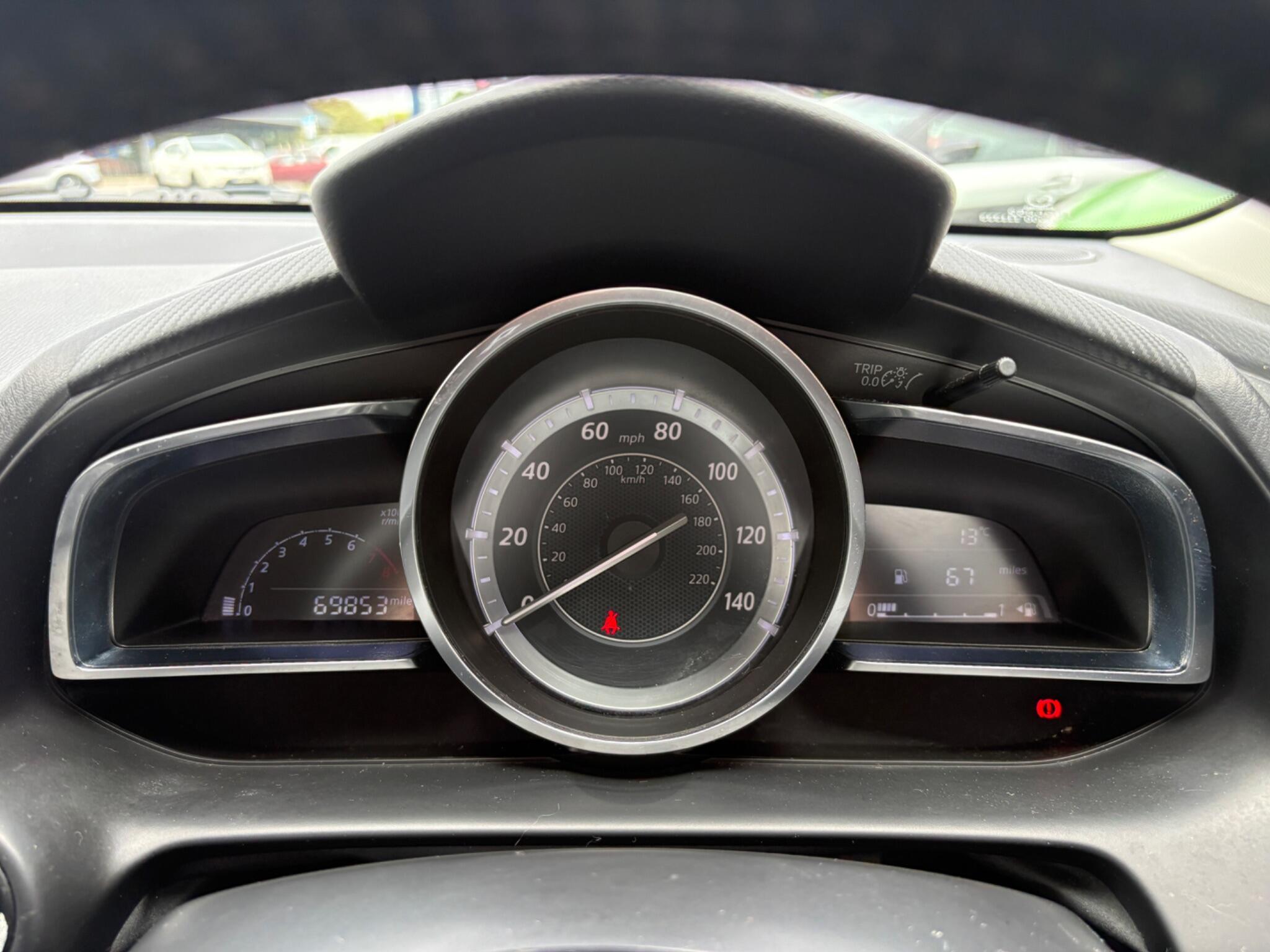 Mazda MAZDA2 - Image 20