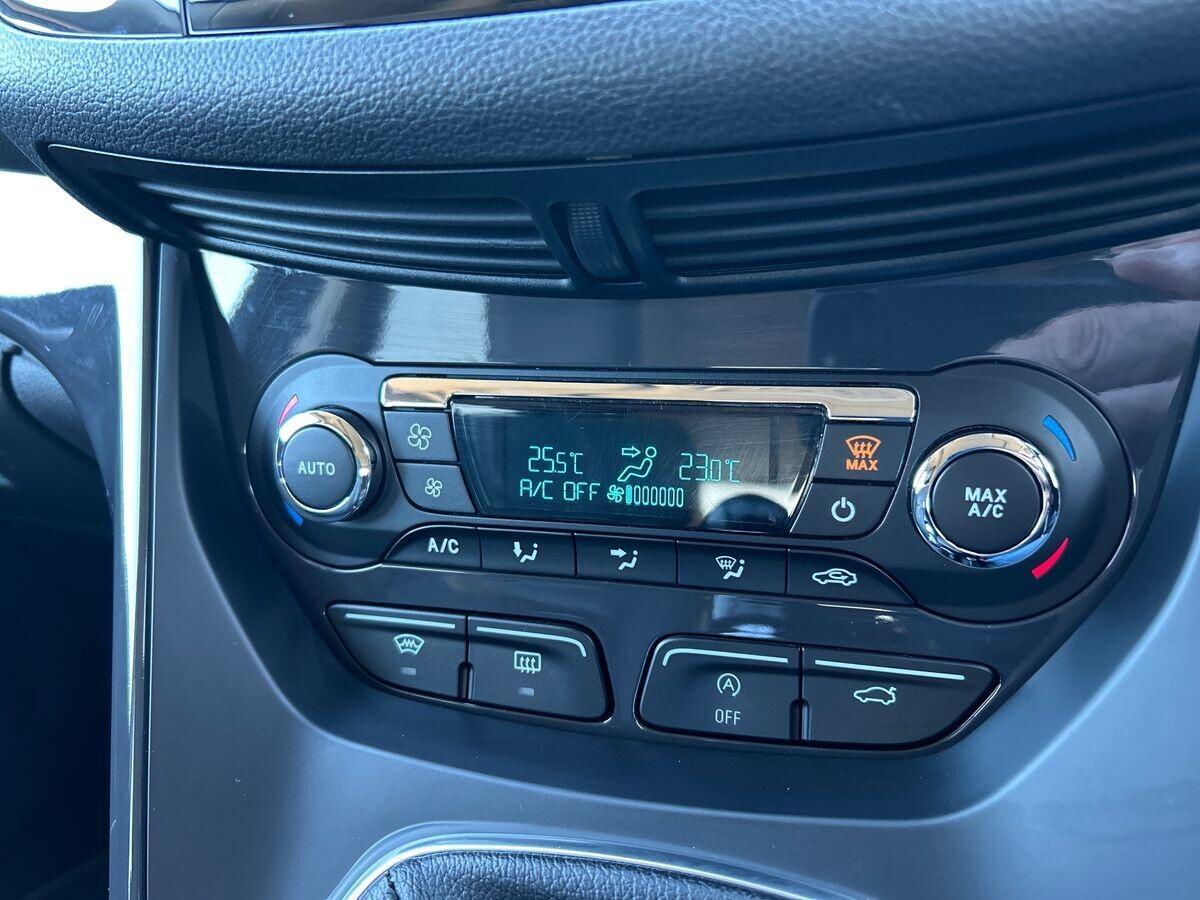 Ford Kuga - Image 36