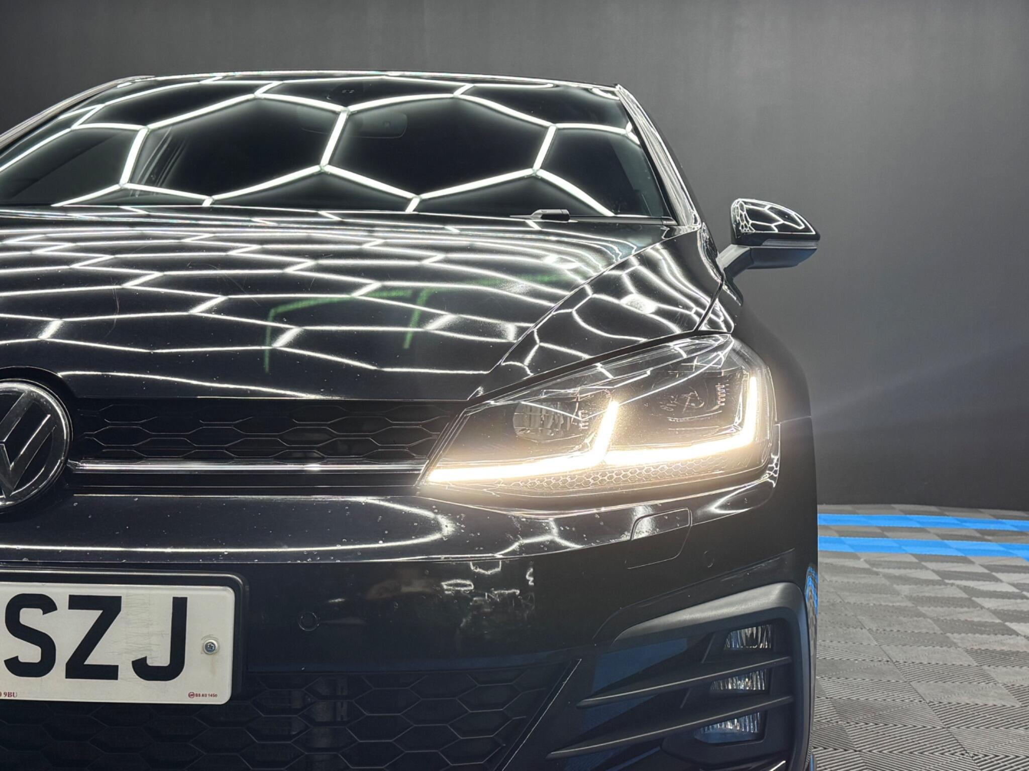 Volkswagen Golf - Image 43