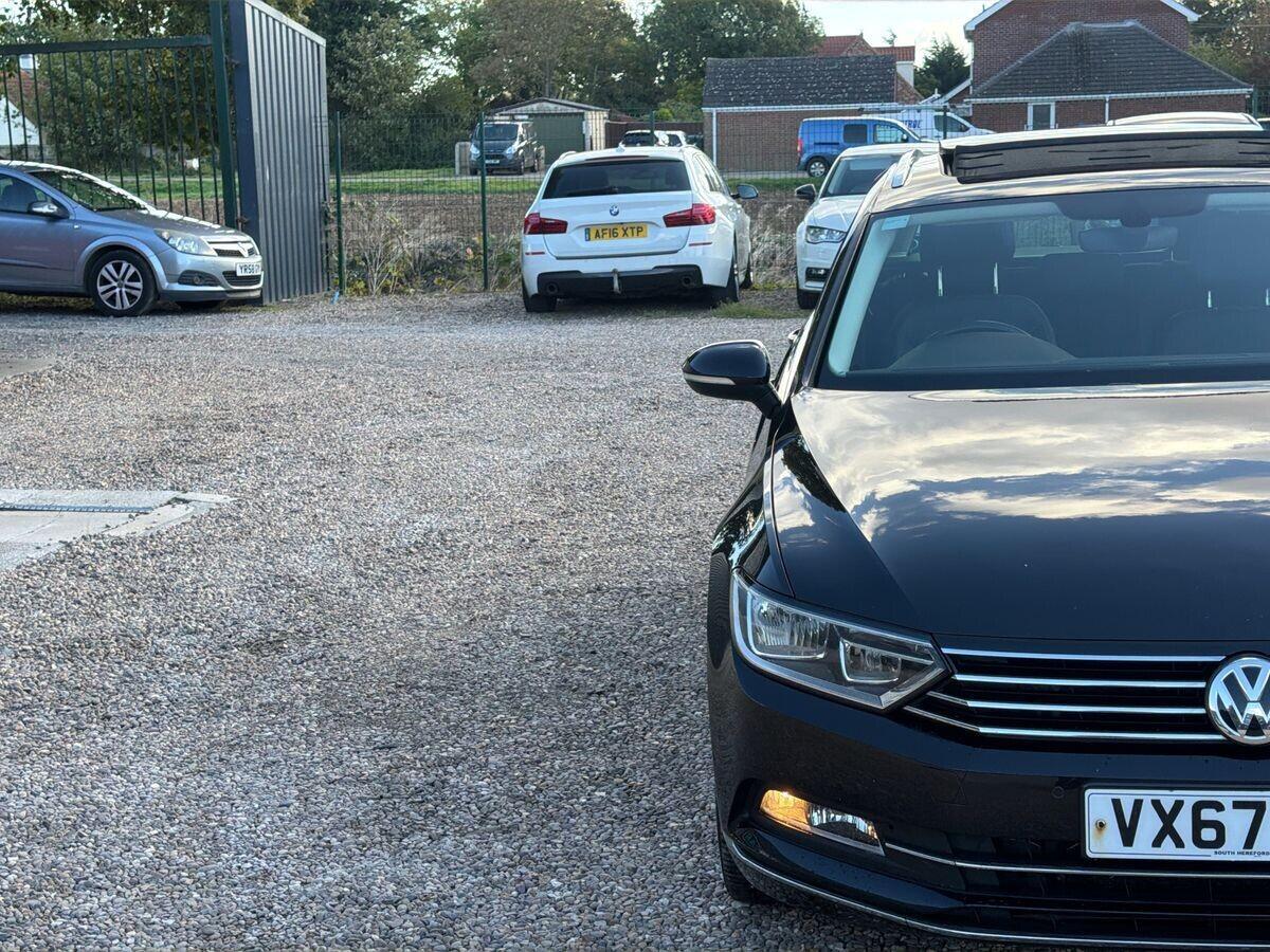 Volkswagen Passat - Image 11