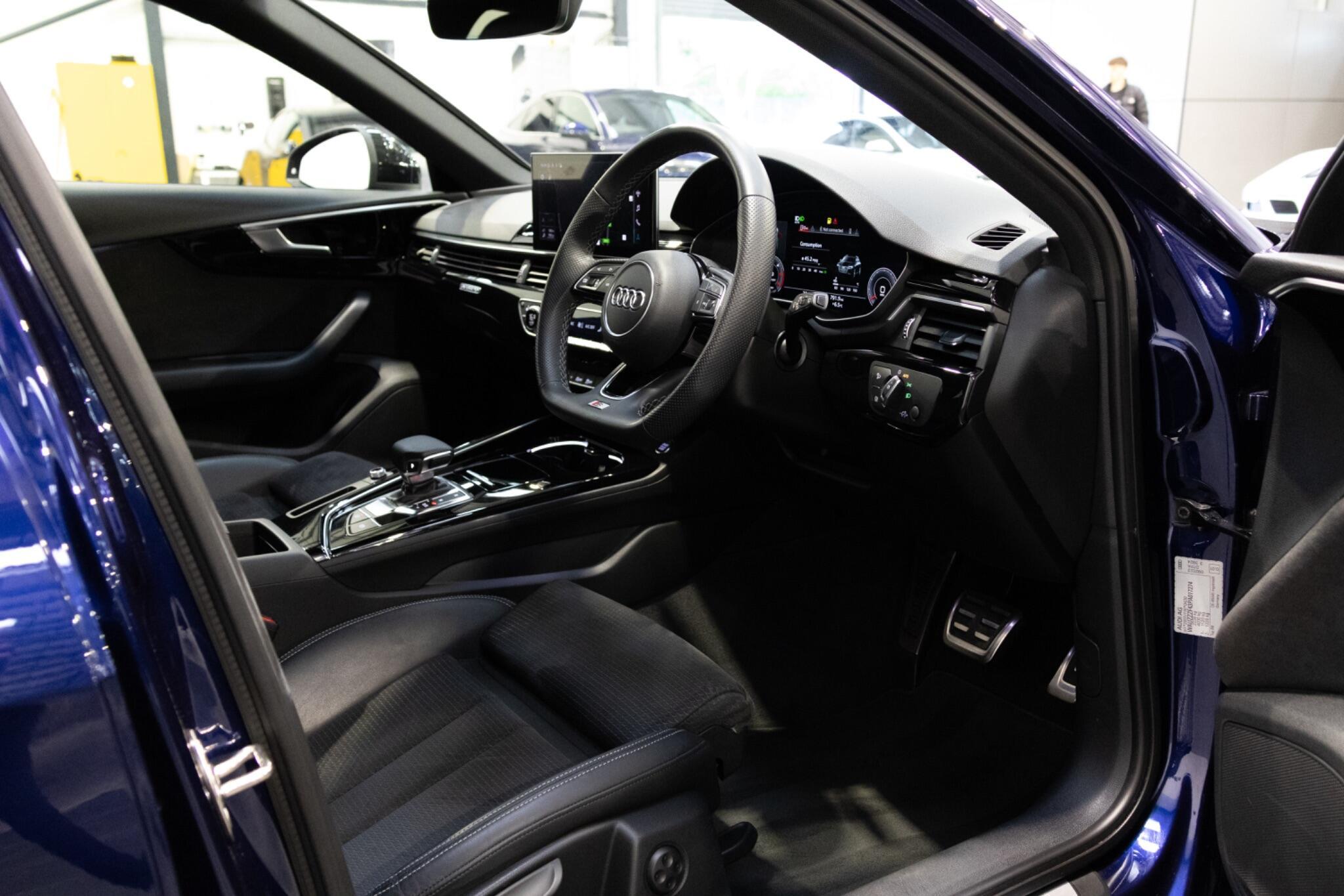 Audi A4 Avant - Image 12