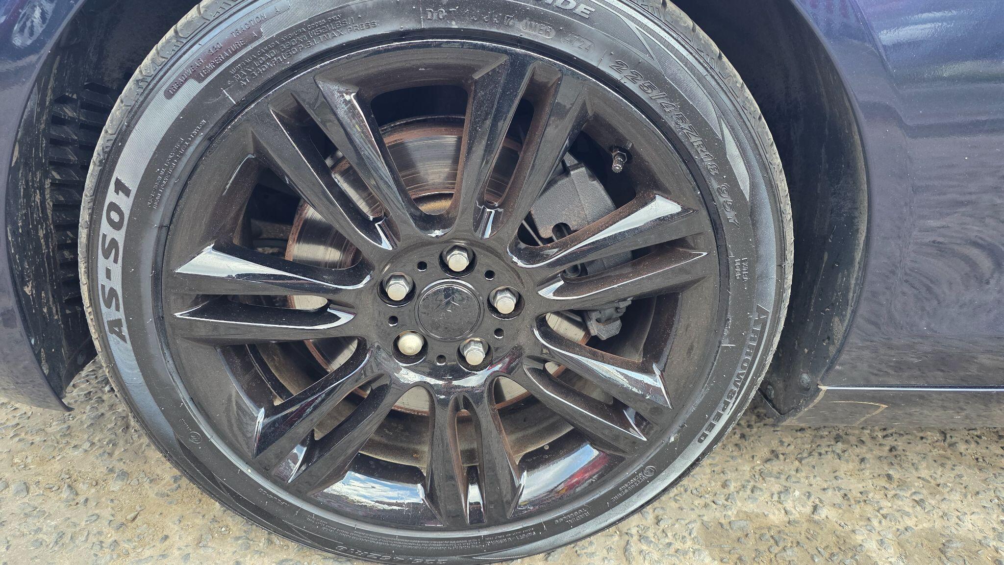 Jaguar XE - Image 49