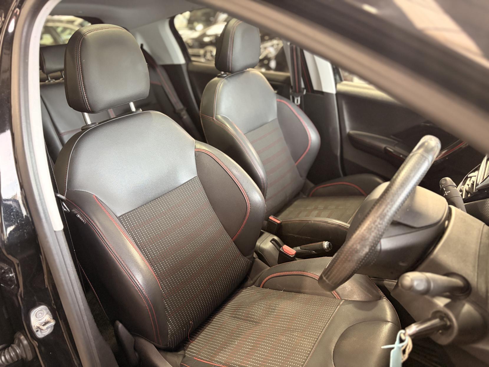 Peugeot 208 - Image 17