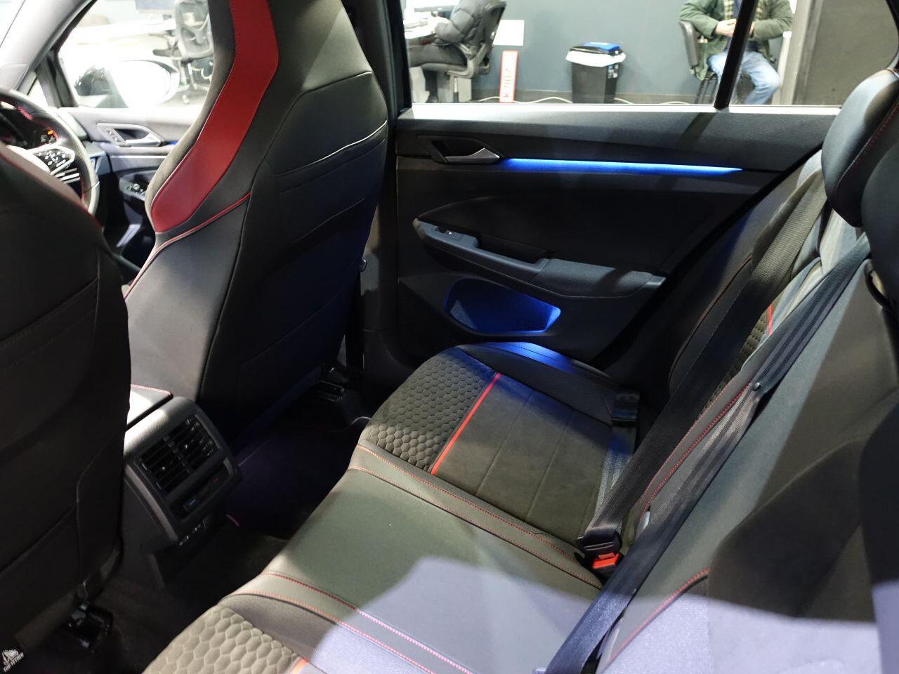 Volkswagen Golf - Image 21