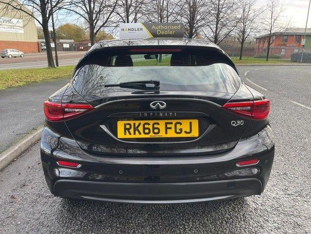 Infiniti Q30 - Image 9