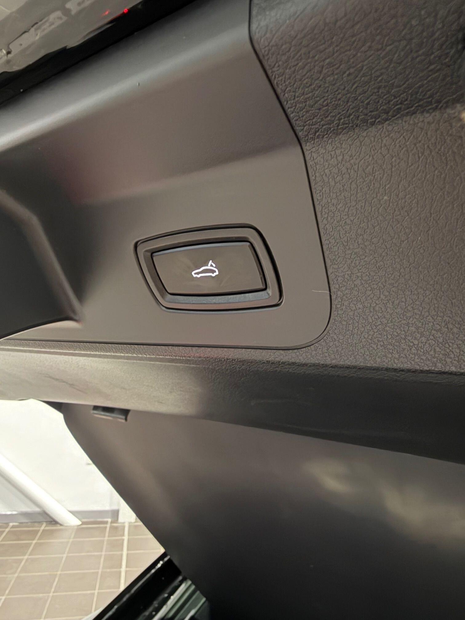 Porsche Panamera - Image 18