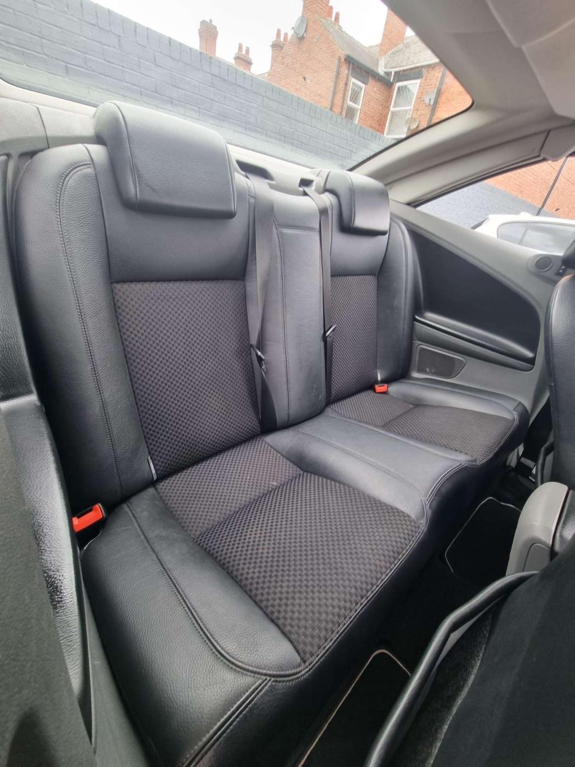 Ford Focus - Image 30