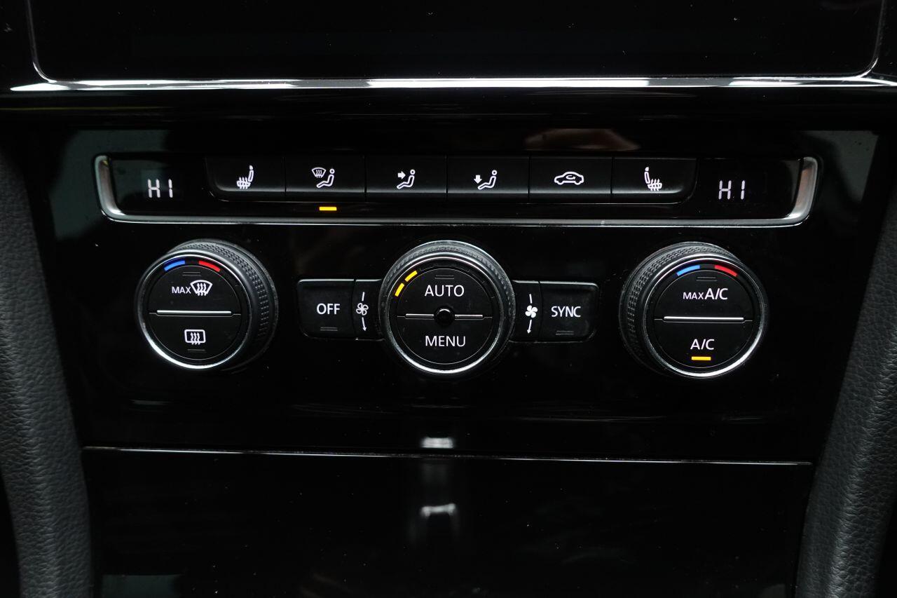 Volkswagen Golf - Image 35