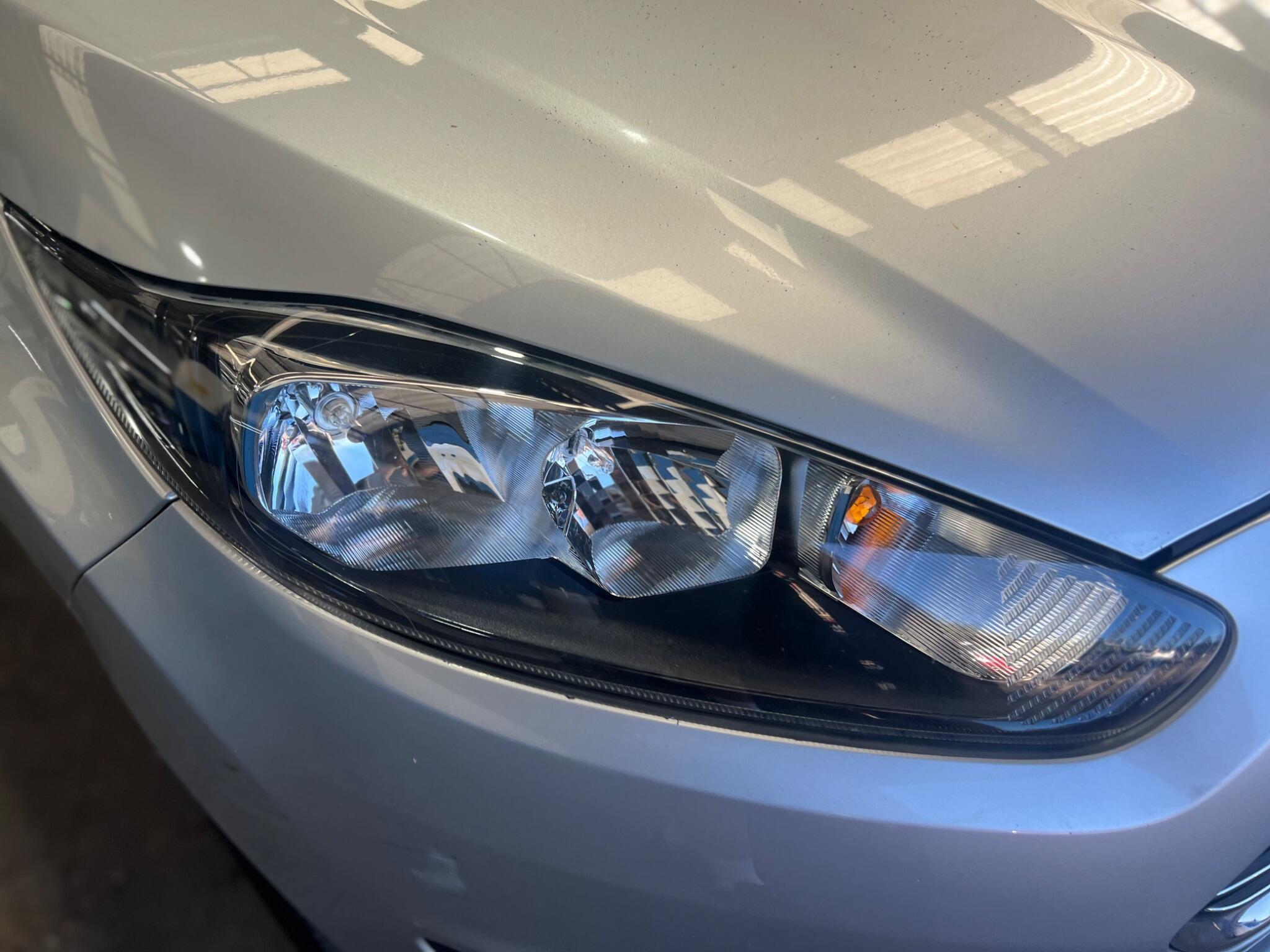 Ford Fiesta - Image 9