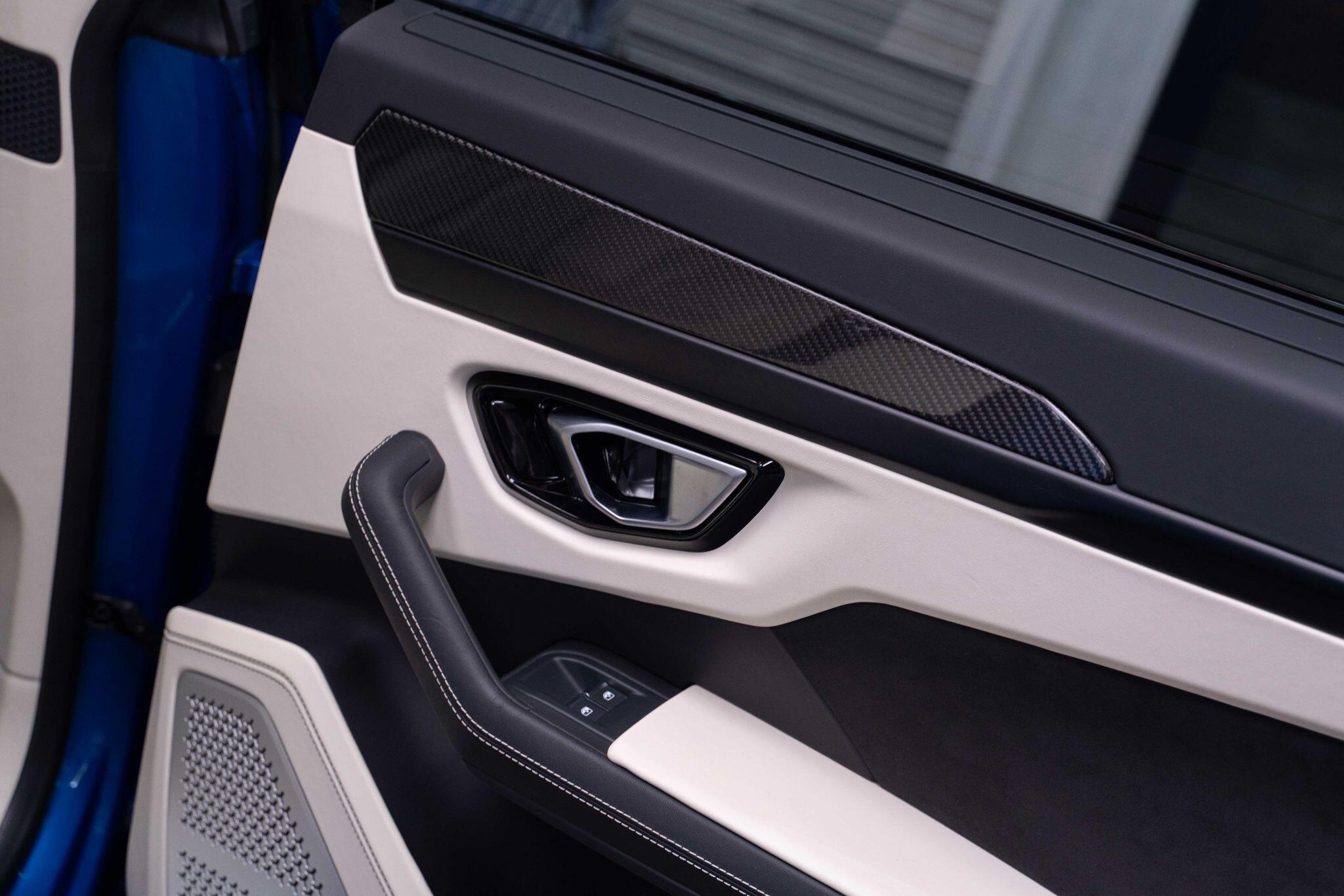 Lamborghini Urus - Image 42