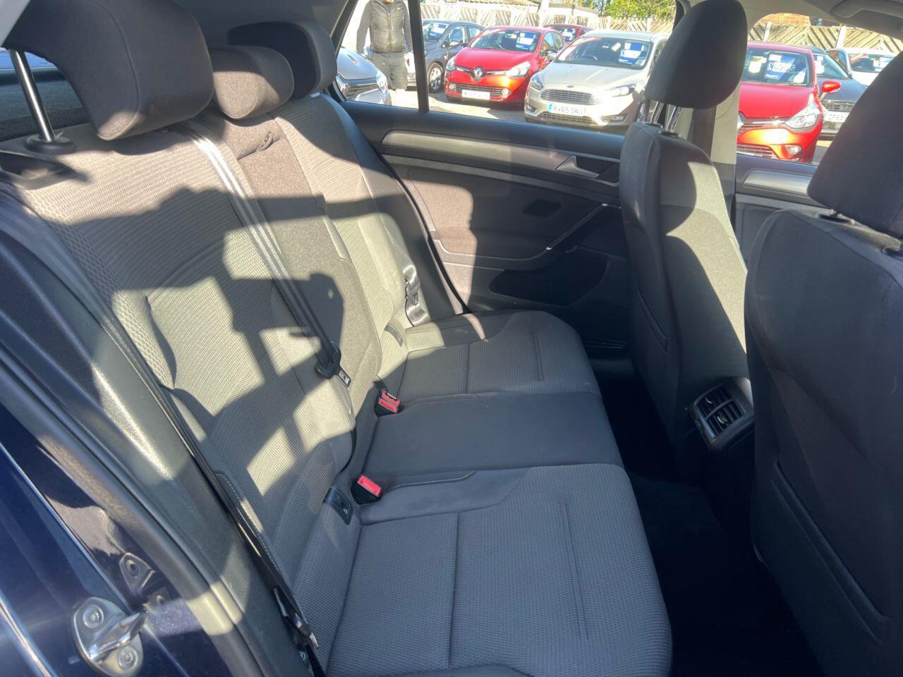 Volkswagen Golf - Image 29