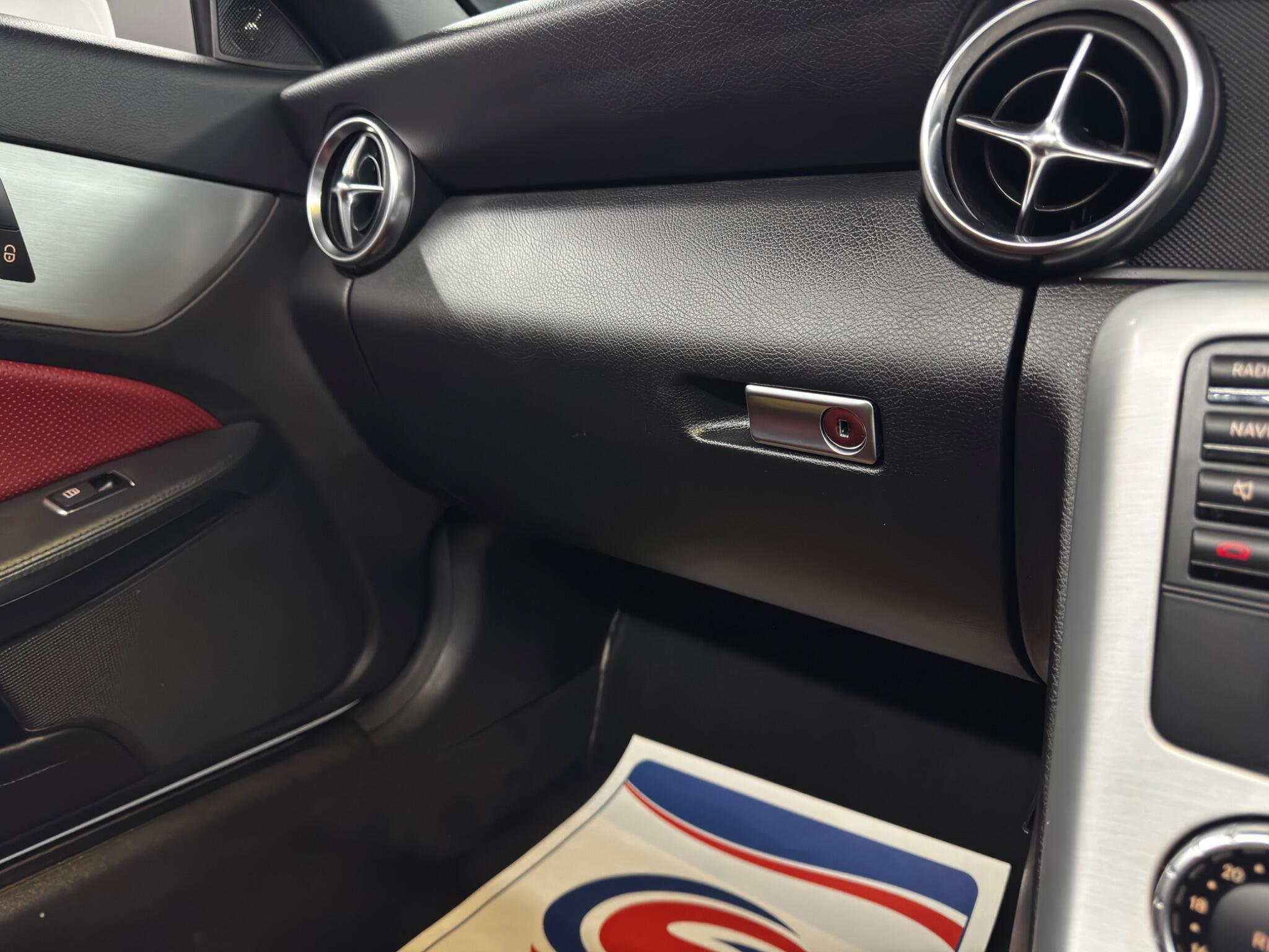 Mercedes SLK - Image 33