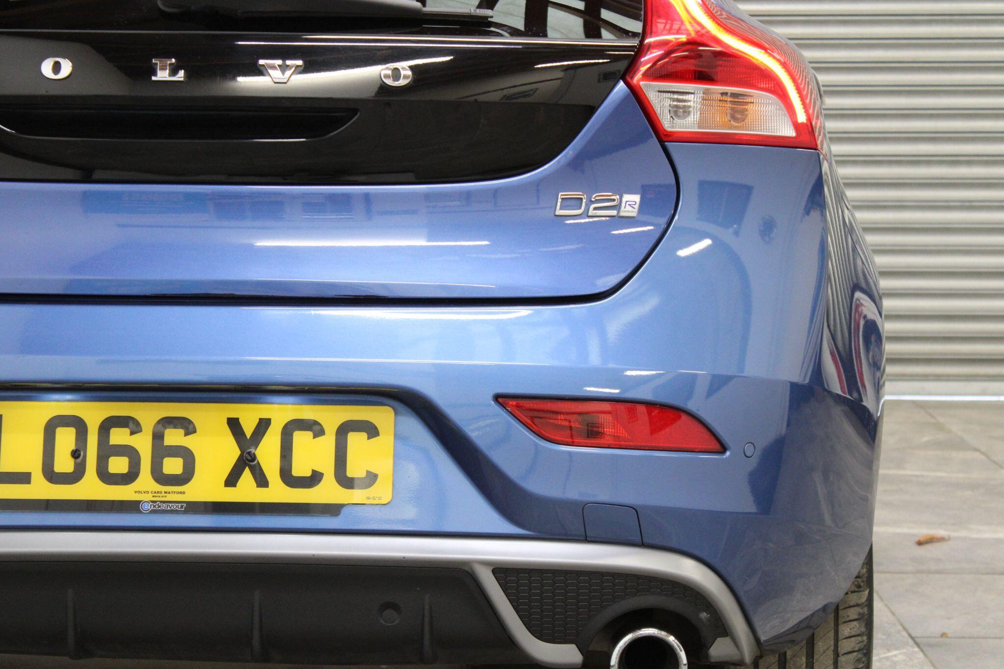 Volvo V40 - Image 15