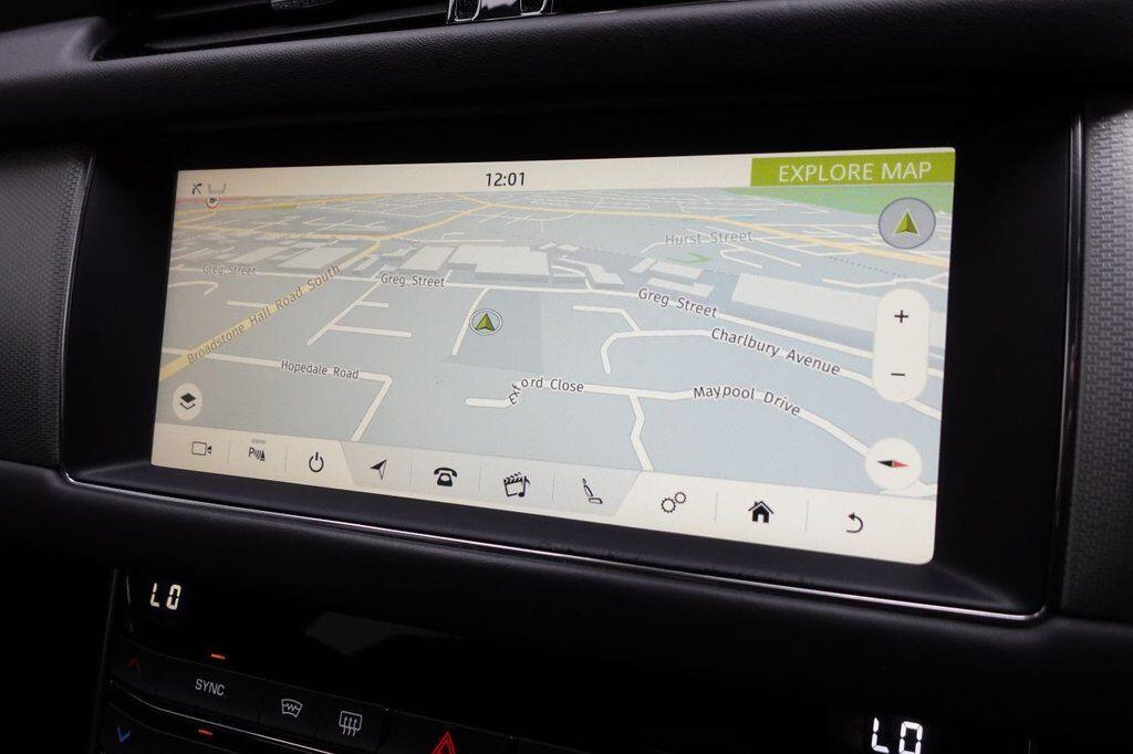 Jaguar XF - Image 2