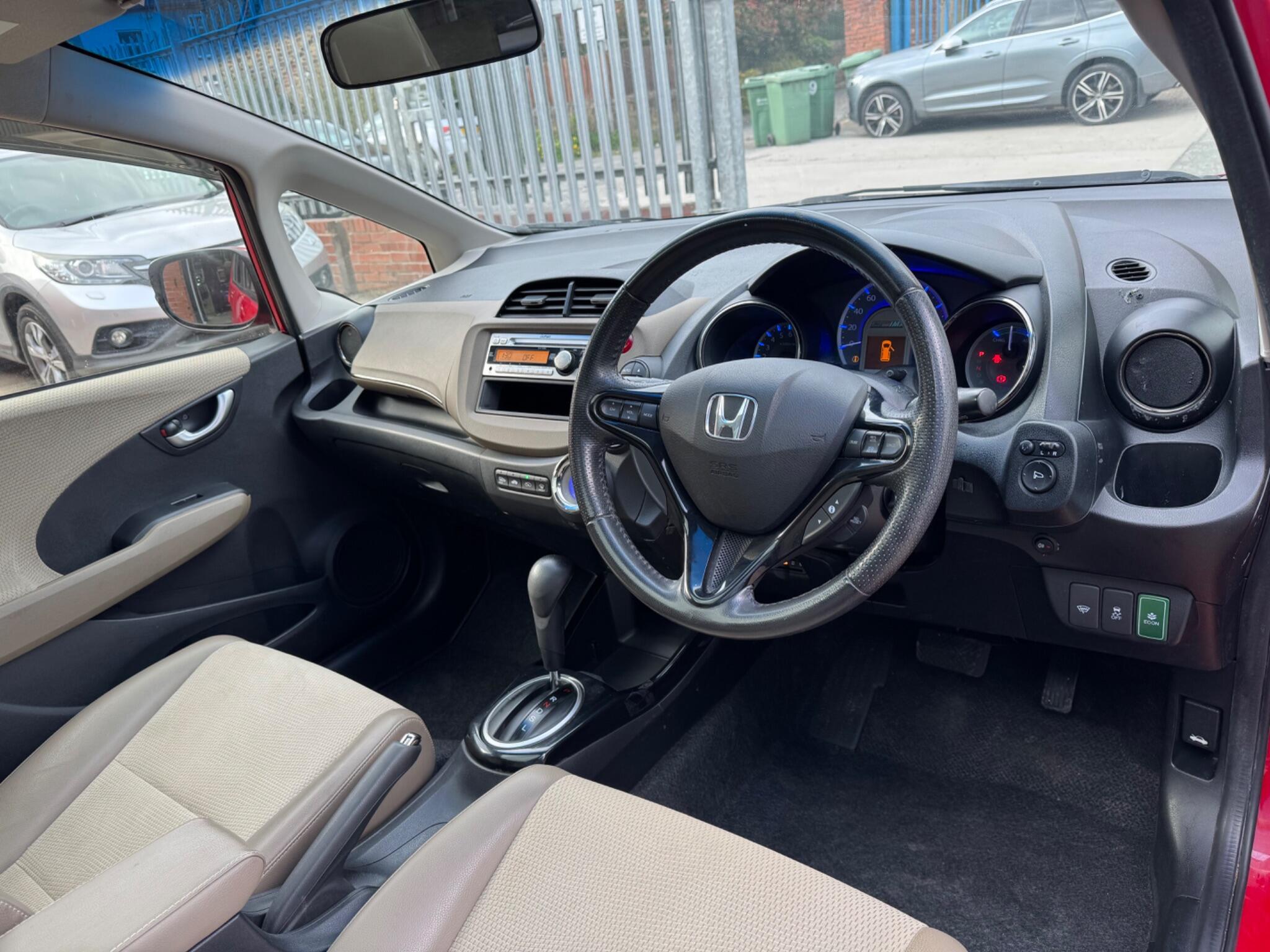 Honda FIT - Image 21