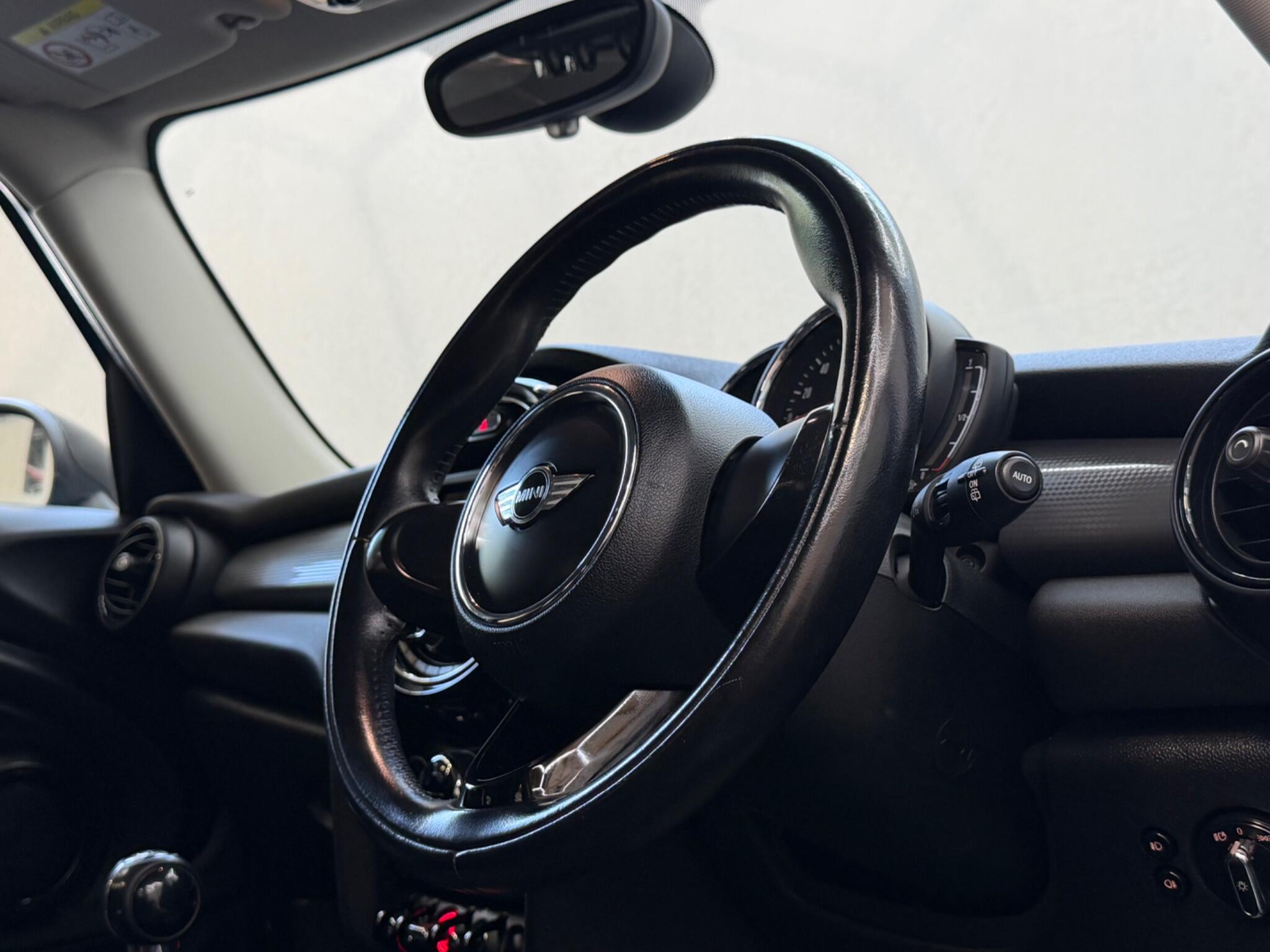 MINI Hatch - Image 10
