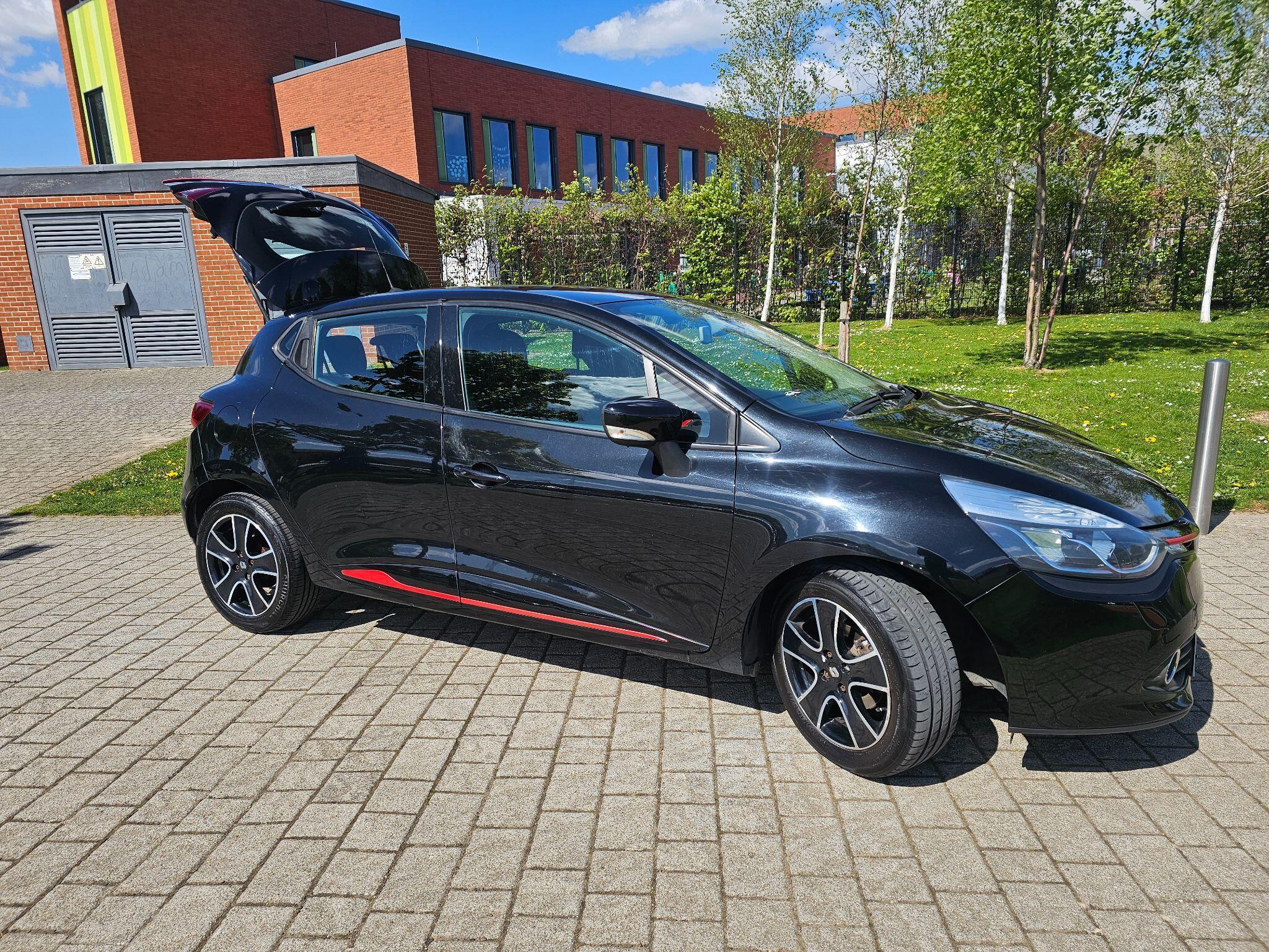 Renault Clio - Image 21