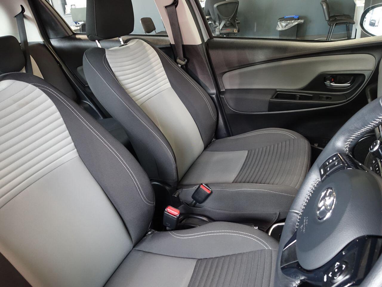 Toyota Yaris - Image 13